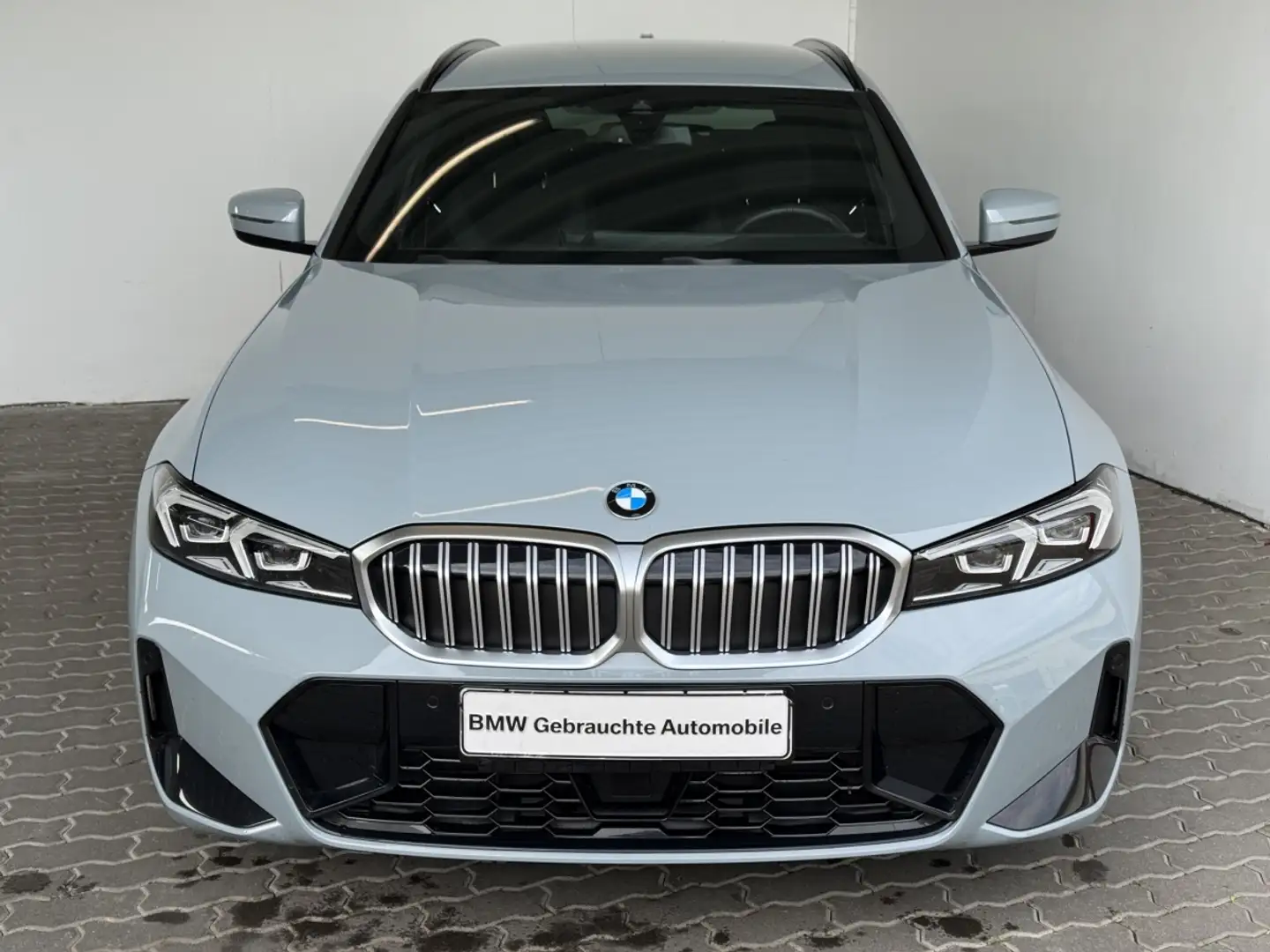 BMW 318 iA Tour. M Sport Navi.ACC.Keyl.ParkAss.SHZ. Grau - 1