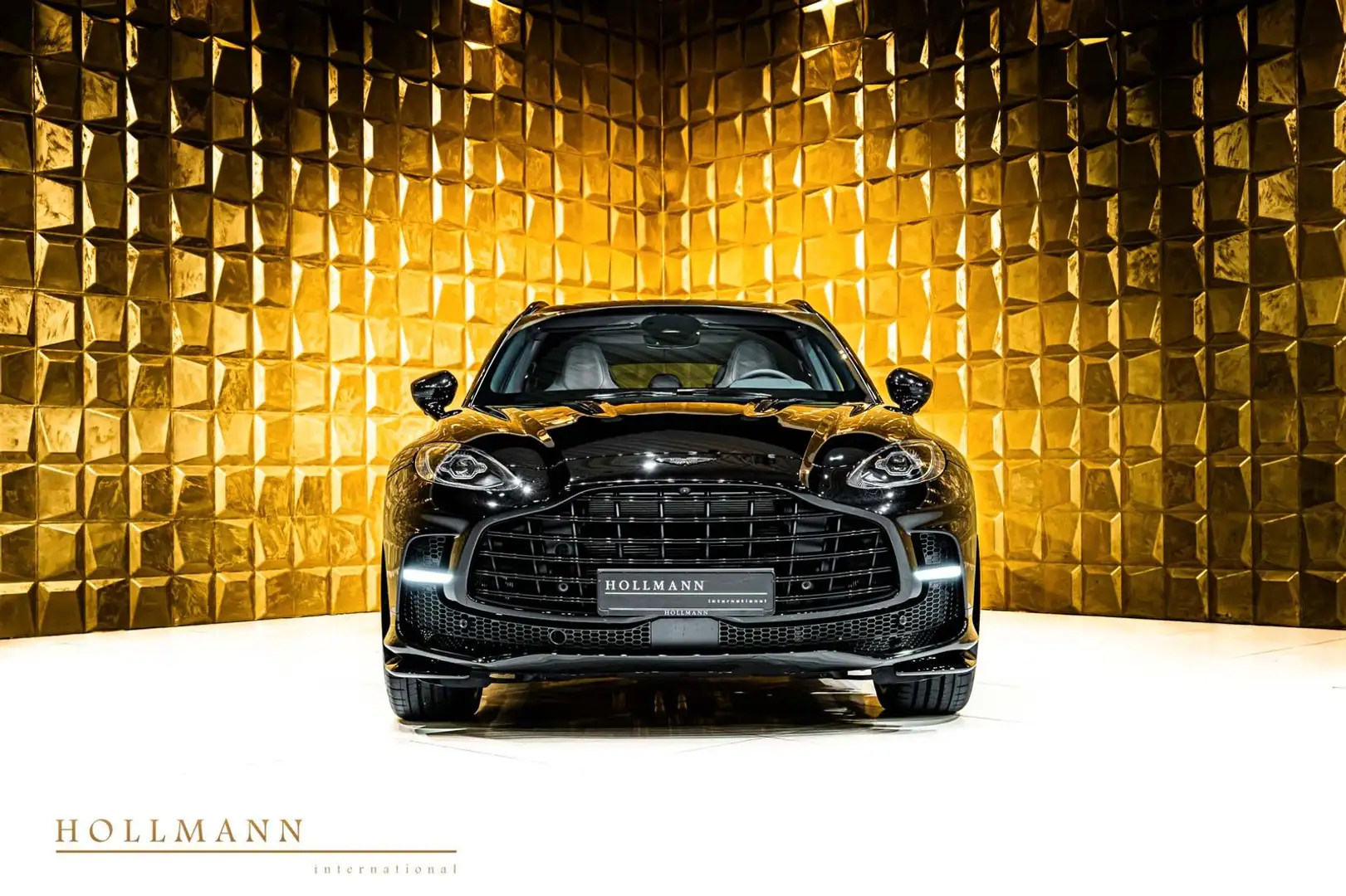 Aston Martin DBX 707 Black - 2