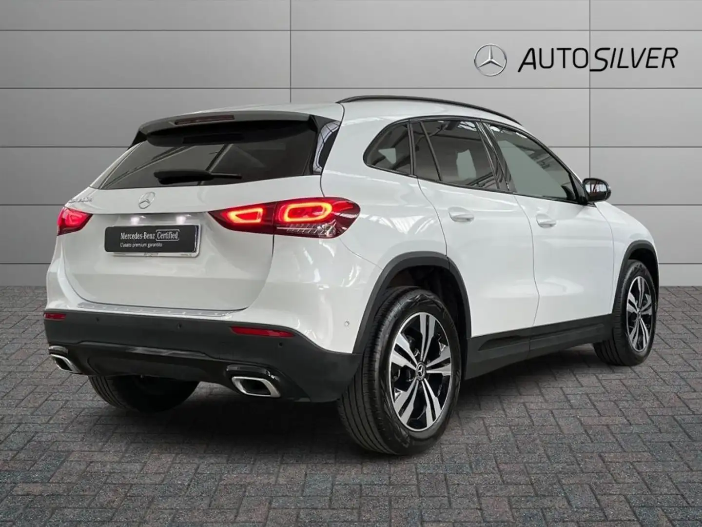 Mercedes-Benz GLA 200 d Automatic Sport Plus Bianco - 2