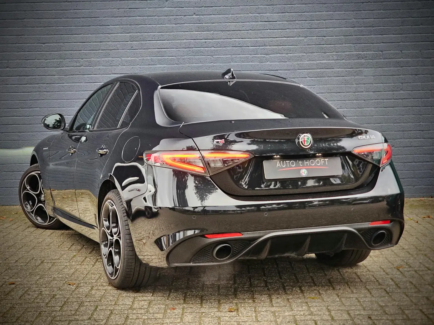 Alfa Romeo Giulia 2.0 T GME AWD Veloce / ROOD LEDER / ADAS 2 Zwart - 2