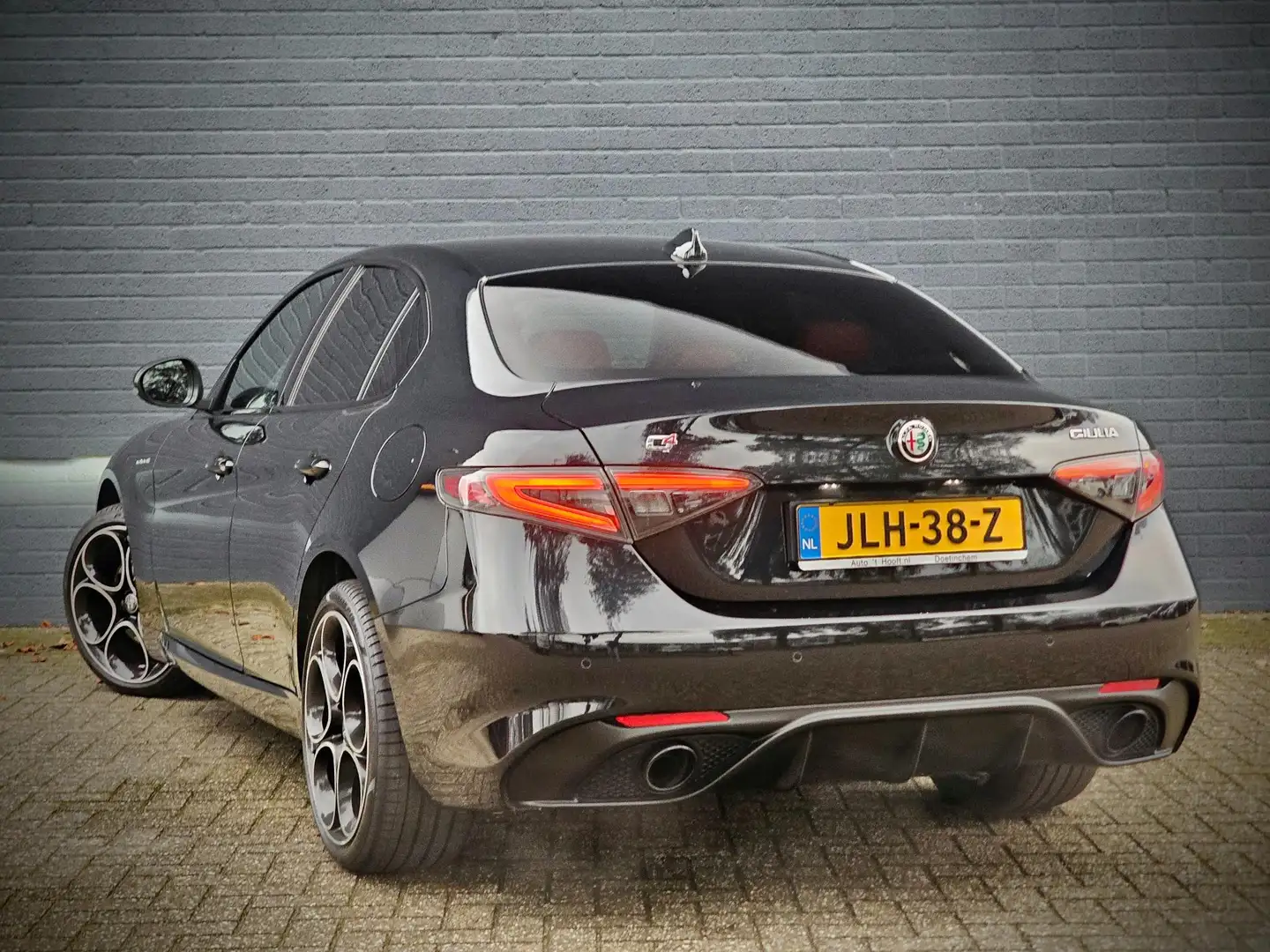 Alfa Romeo Giulia 2.0 T GME AWD Veloce / ROOD LEDER / ADAS 2 Schwarz - 2