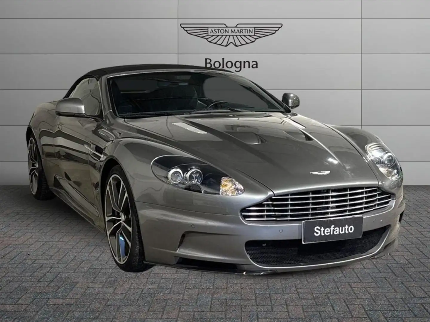 Aston Martin DBS Volante 6.0 Cabrio Szürke - 1