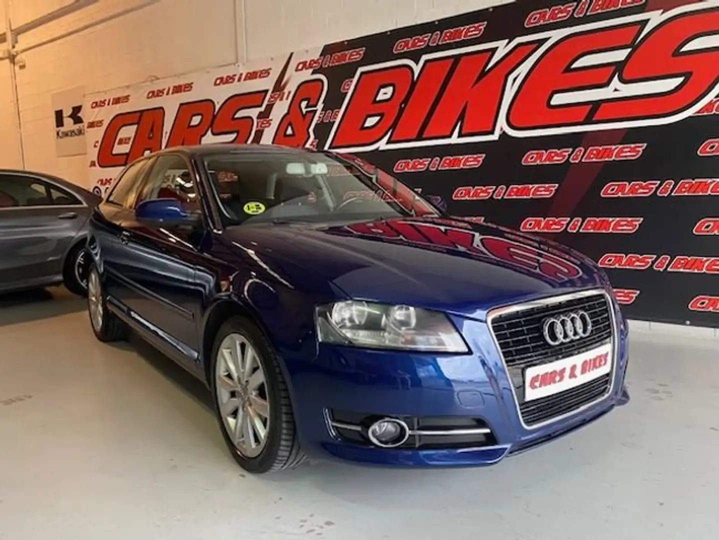 Audi A3 1.6TDI Ambiente Blau - 1