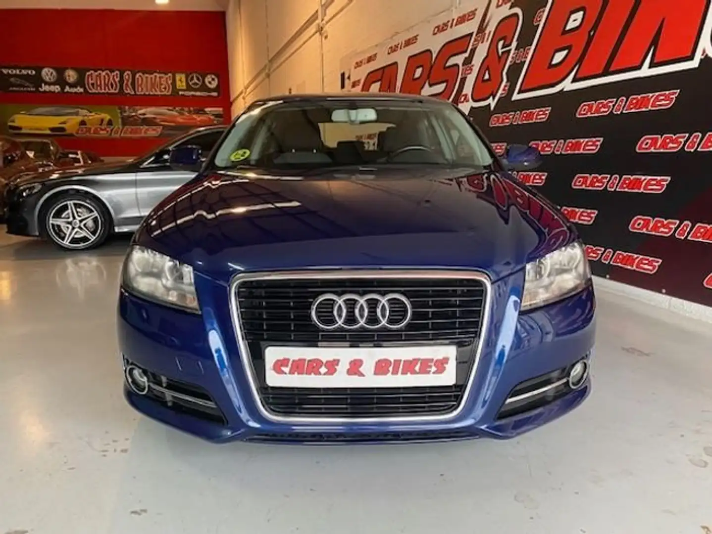 Audi A3 1.6TDI Ambiente Blau - 2