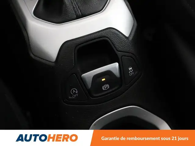 Jeep Renegade view 28