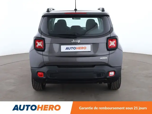 Jeep Renegade view 5