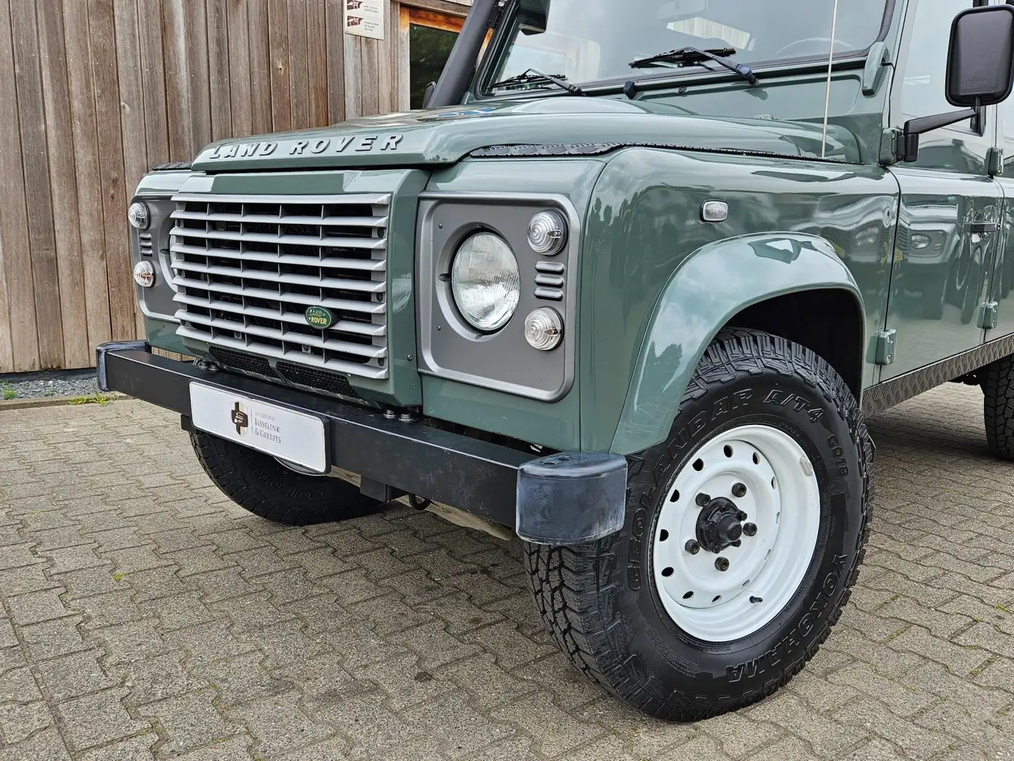 Land Rover Defender 110 2.4 TD SW SE 5-zits Groen - 2