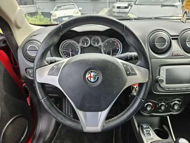 Alfa Romeo MiTo view 11