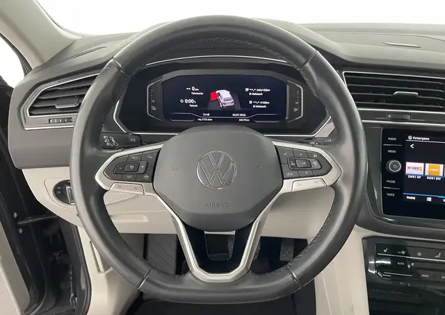 Volkswagen Tiguan view 13