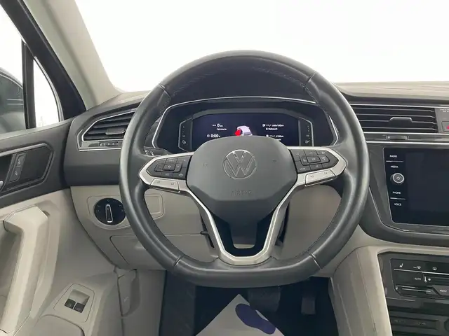 Volkswagen Tiguan view 12