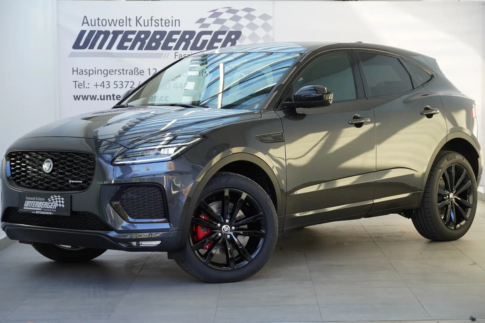 Jaguar E-Pace D165 R-Dynamic SE AWD Aut. Grau - 1