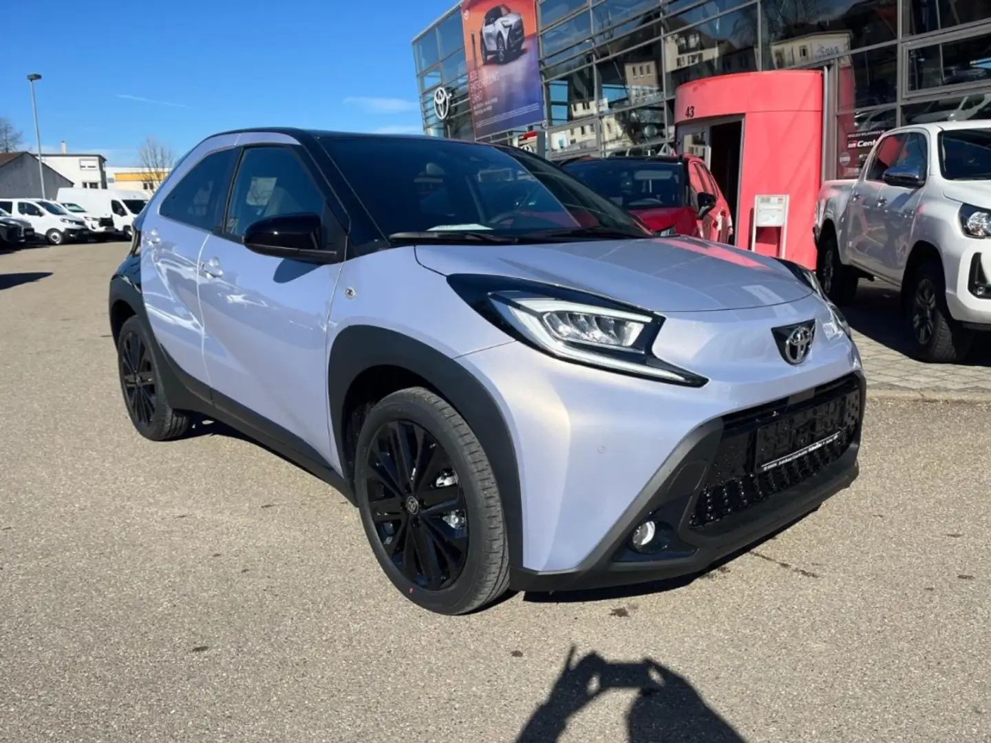 Toyota Aygo X JBL Edition Automatik 1,0L Серебристый - 2