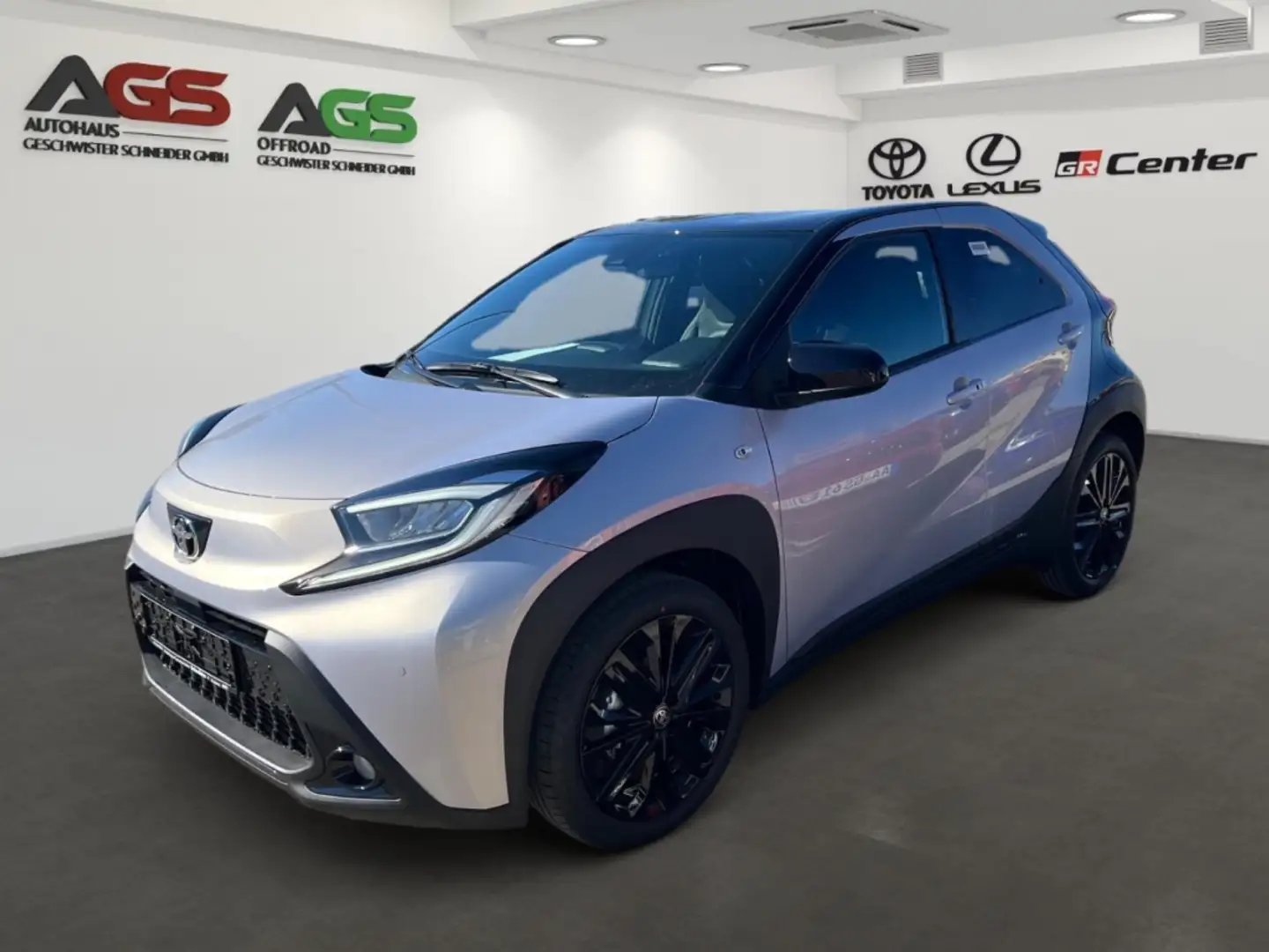 Toyota Aygo X JBL Edition Automatik 1,0L Серебристый - 1