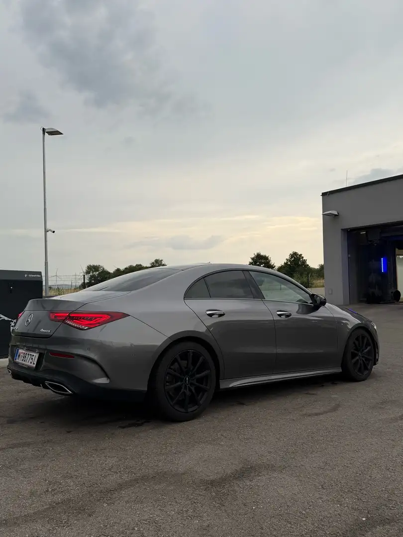 Mercedes-Benz CLA 250 4MATIC Aut. Grau - 2