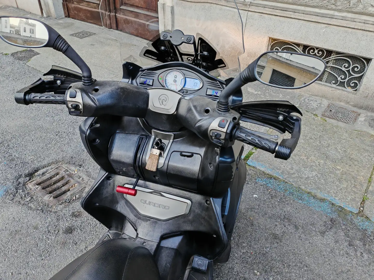 Quadro 350S Černá - 2