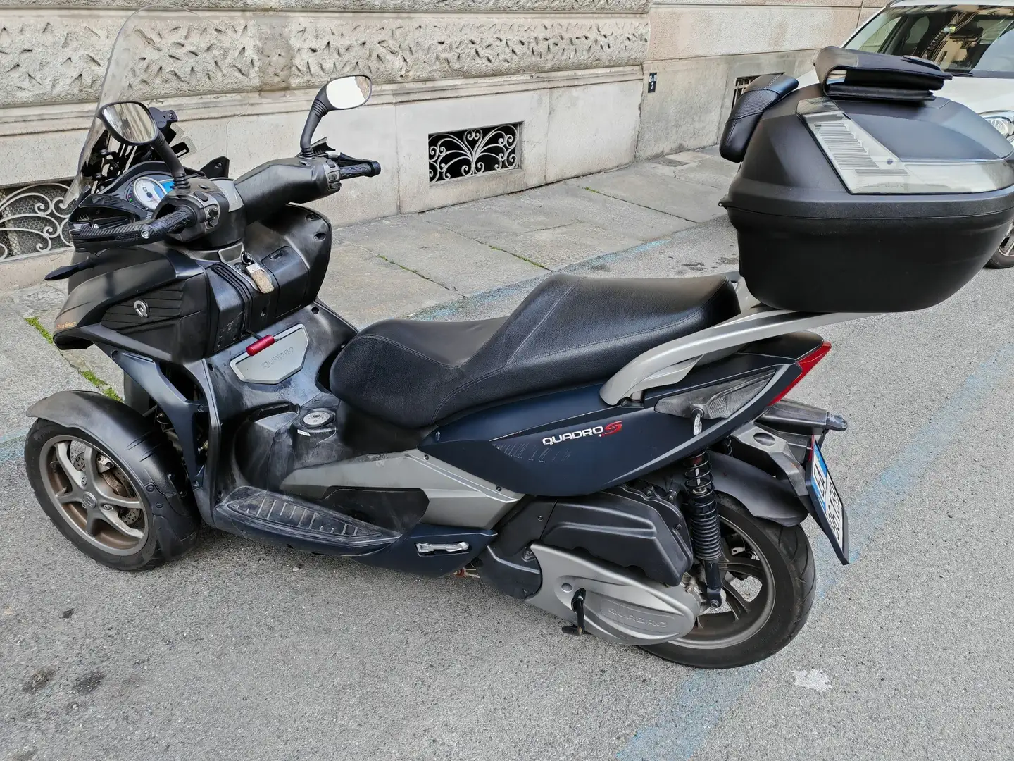 Quadro 350S Černá - 1