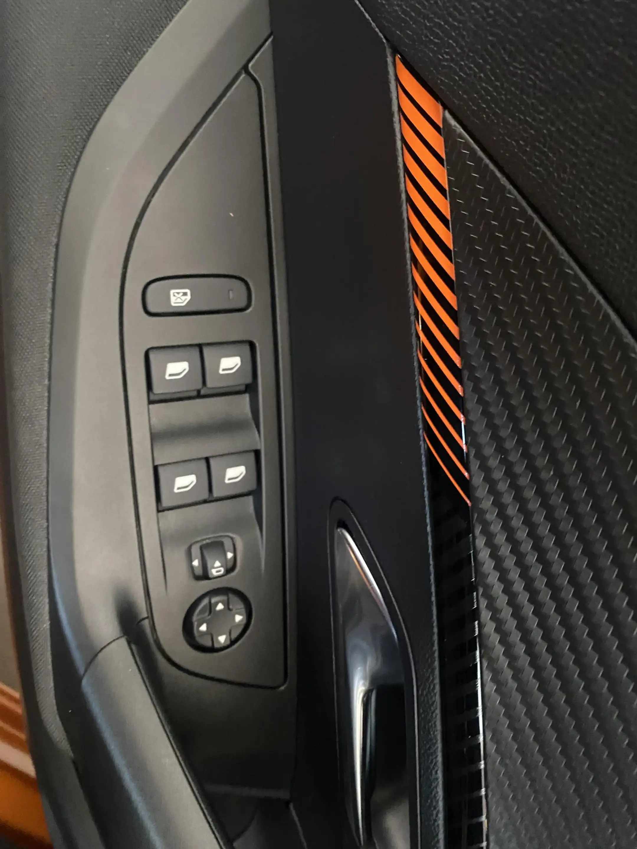 Peugeot e-2008 EV Active Pack 50 kWh | Apple Carplay & Android Au — photo 13