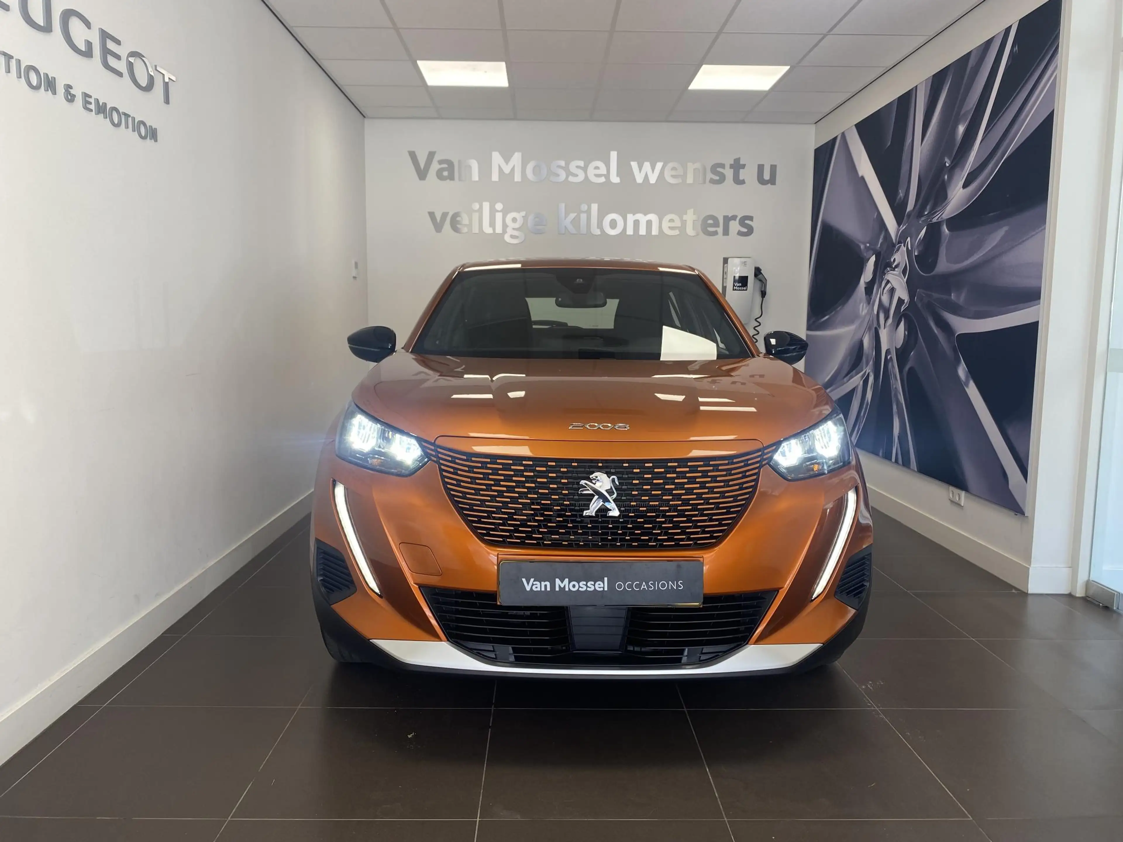 Peugeot e-2008 EV Active Pack 50 kWh | Apple Carplay & Android Au — photo 3