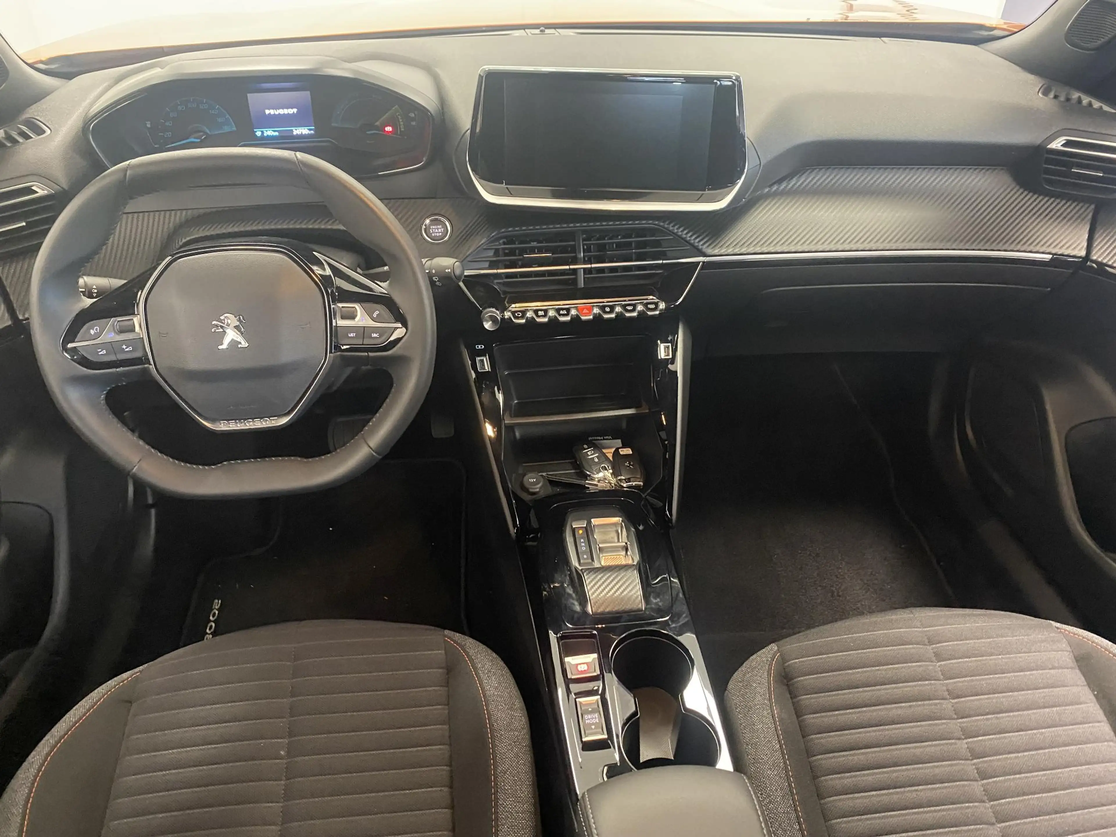 Peugeot e-2008 EV Active Pack 50 kWh | Apple Carplay & Android Au — photo 6