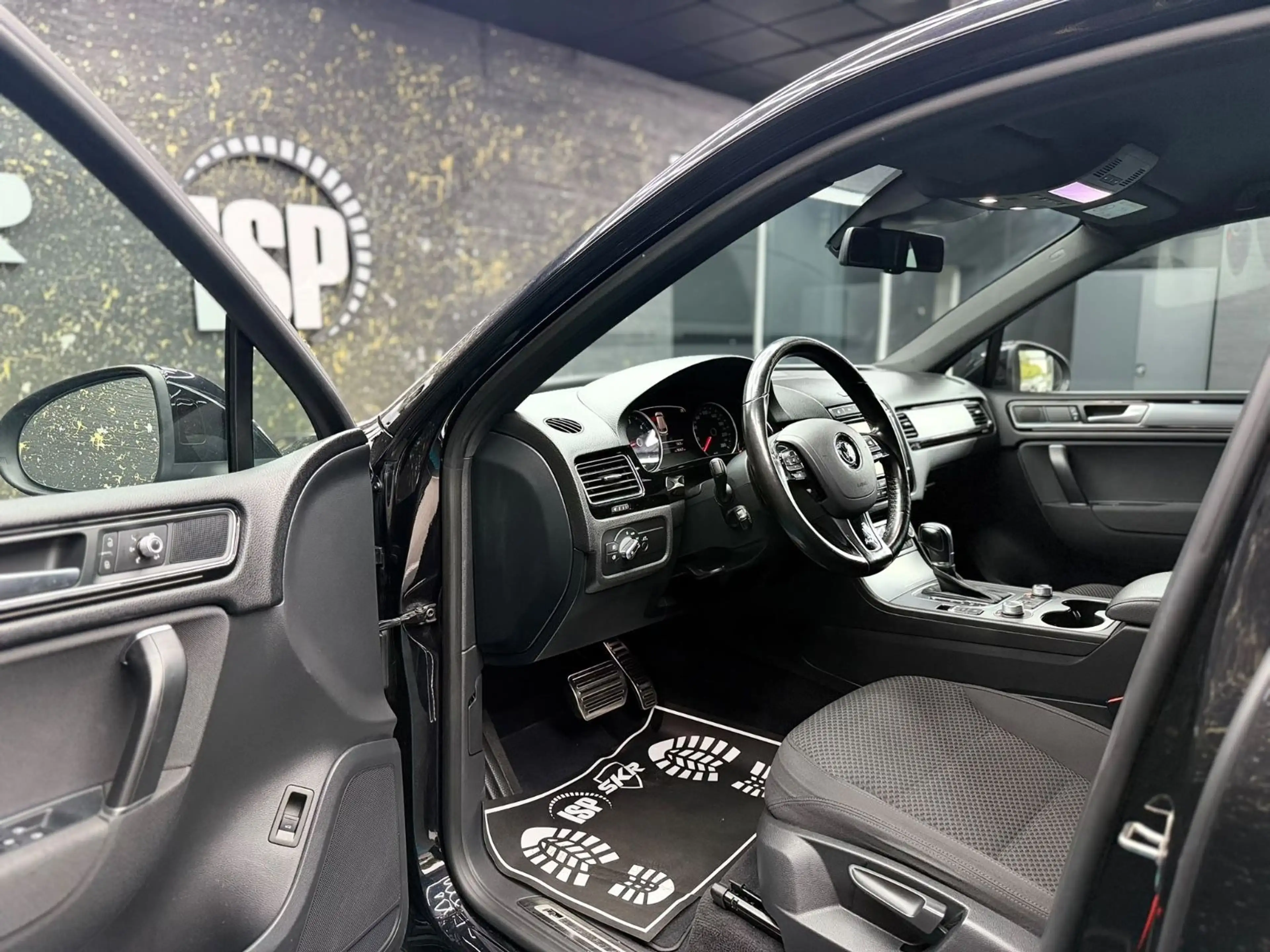 Volkswagen Touareg V6 TDI BMT 4Motion Terrain Tech/R-LINE/3,5T AHK — photo 9