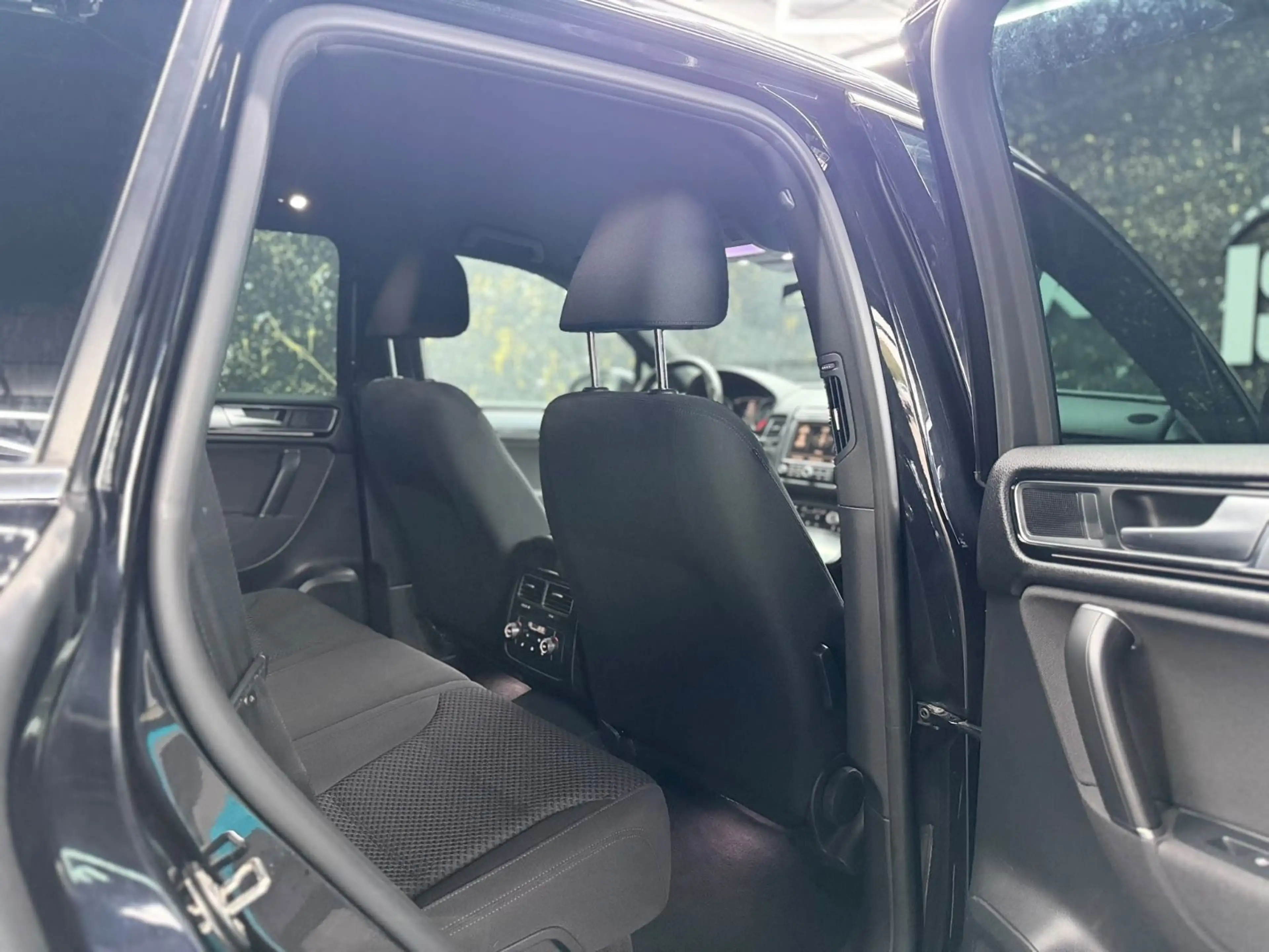 Volkswagen Touareg V6 TDI BMT 4Motion Terrain Tech/R-LINE/3,5T AHK — photo 12