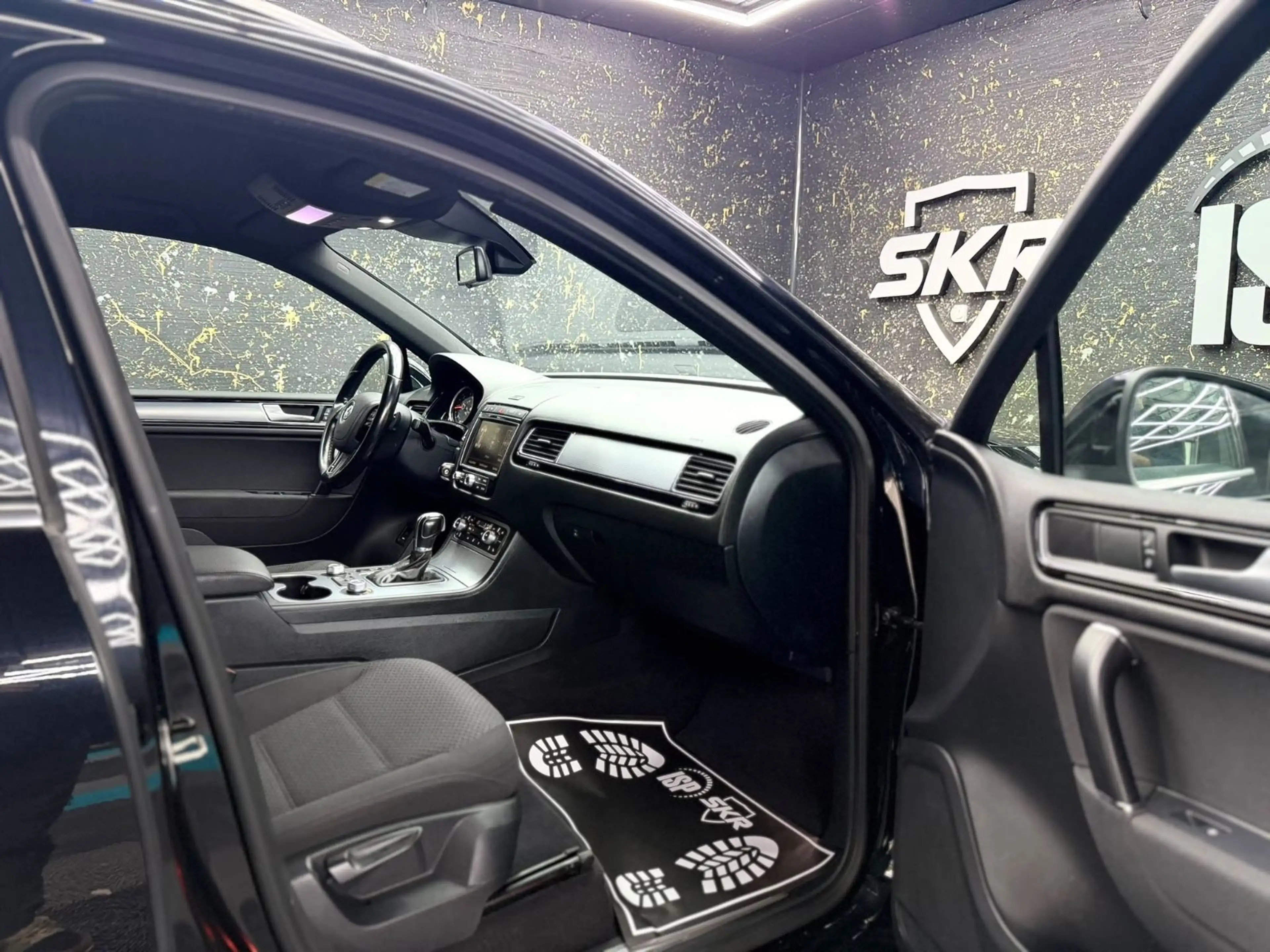 Volkswagen Touareg V6 TDI BMT 4Motion Terrain Tech/R-LINE/3,5T AHK — photo 11
