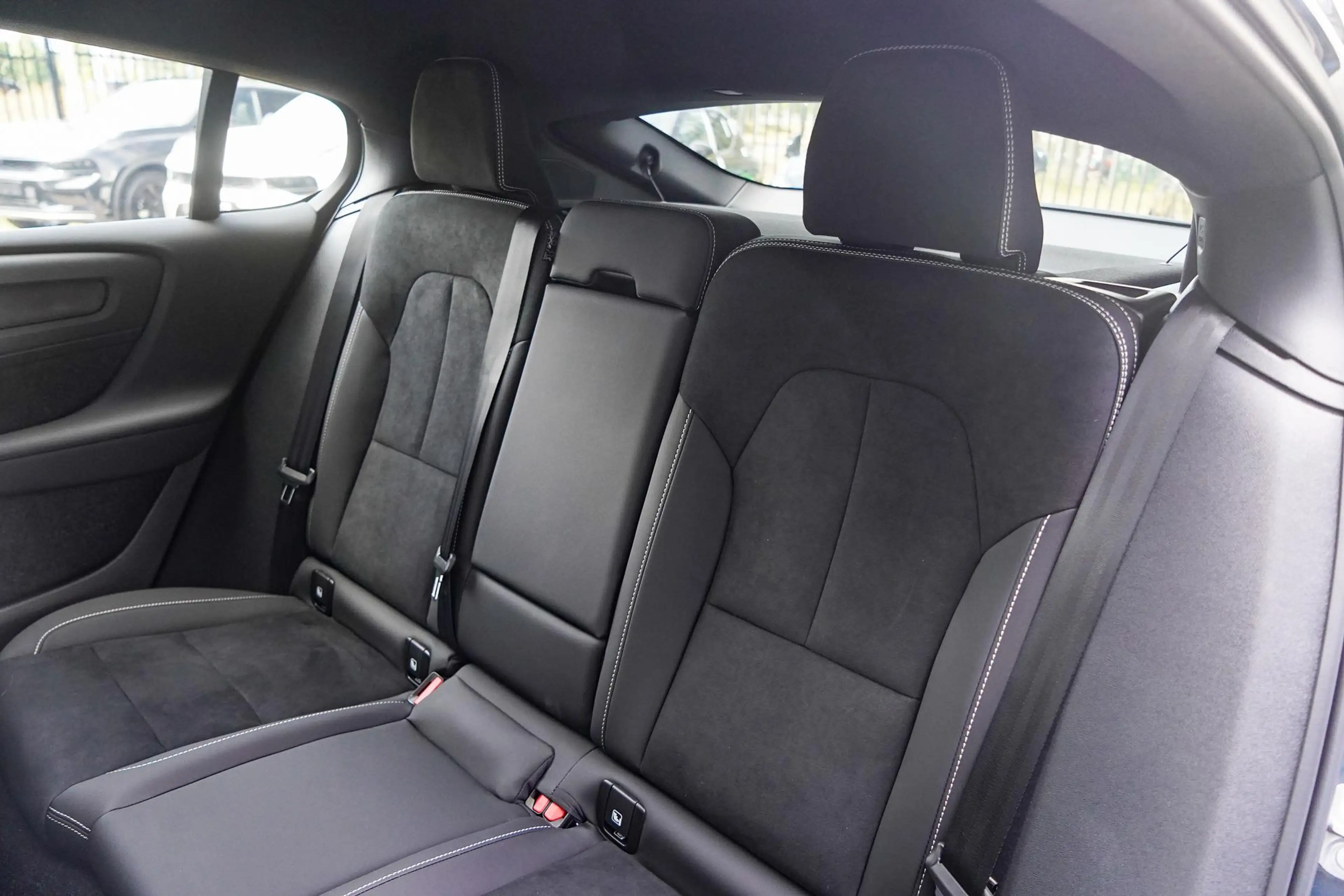 Volvo EC40 Twin Motor Ultra Black Edition 82 kWh | Extra geti — photo 14