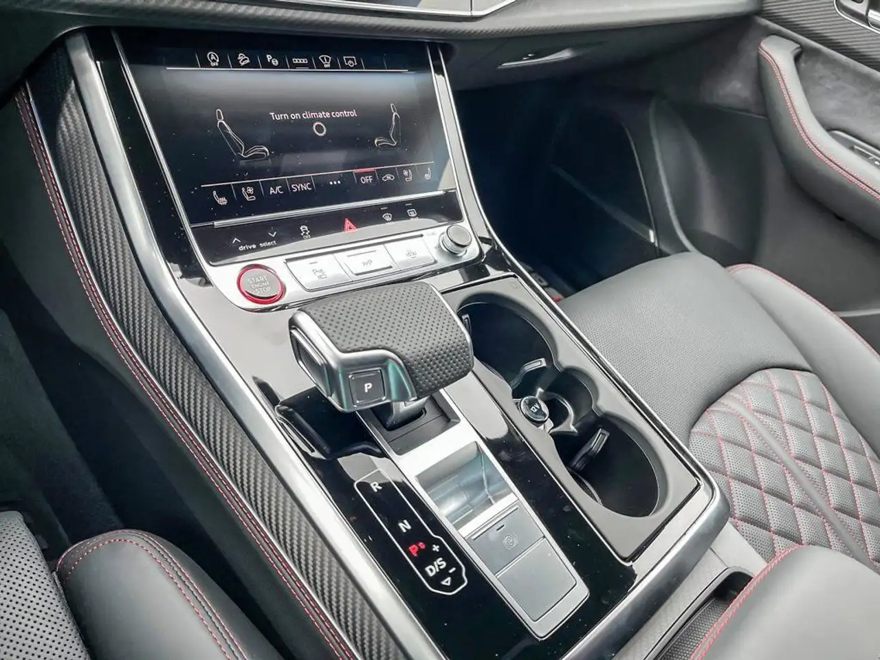 Audi SQ7 снимка Audi SQ7
