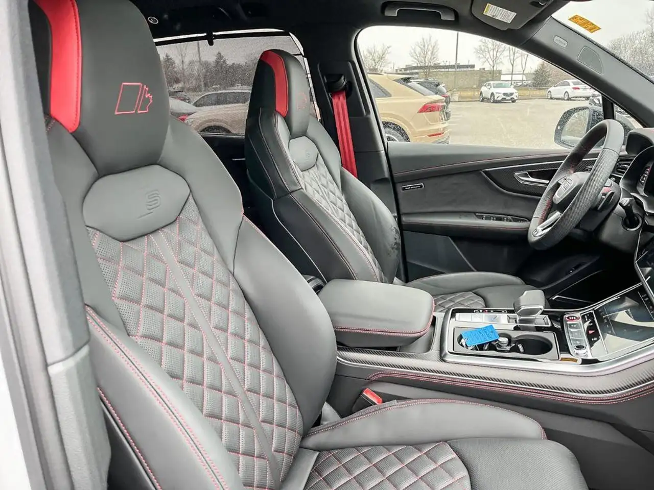 Audi SQ7 снимка Audi SQ7