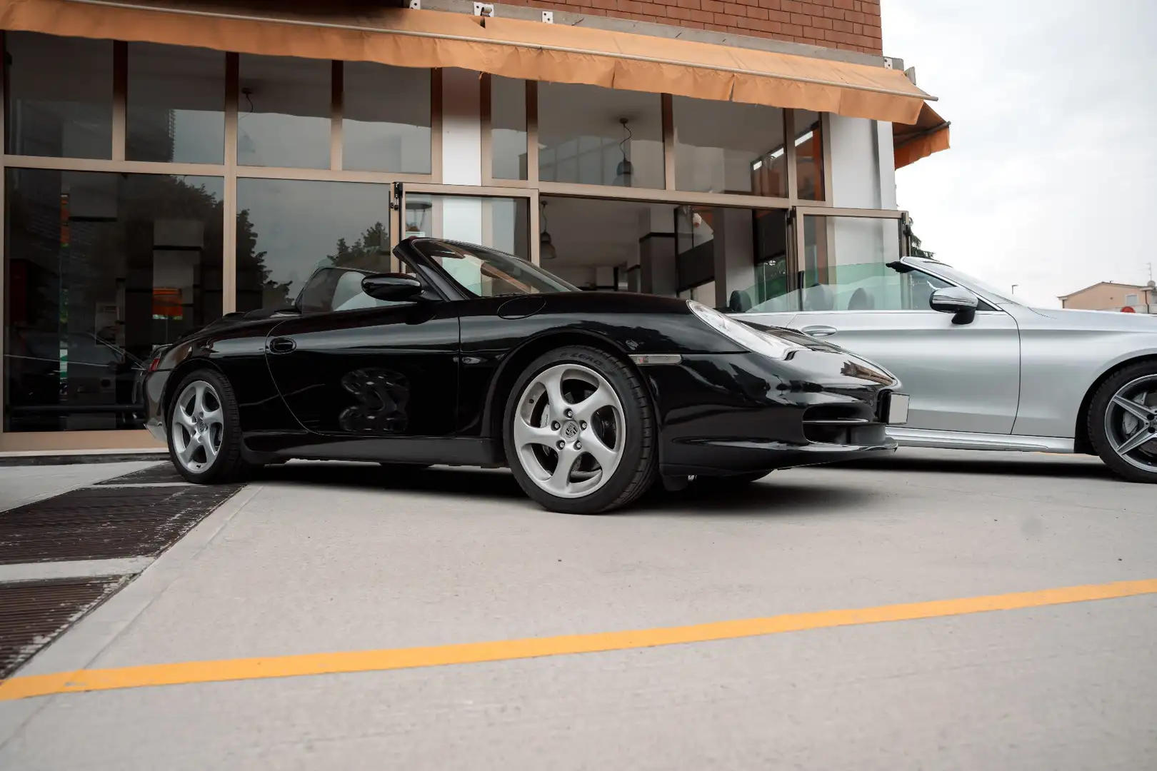 Porsche 911 911 Cabrio 3.6 Carrera 4 320cv Zwart - 2