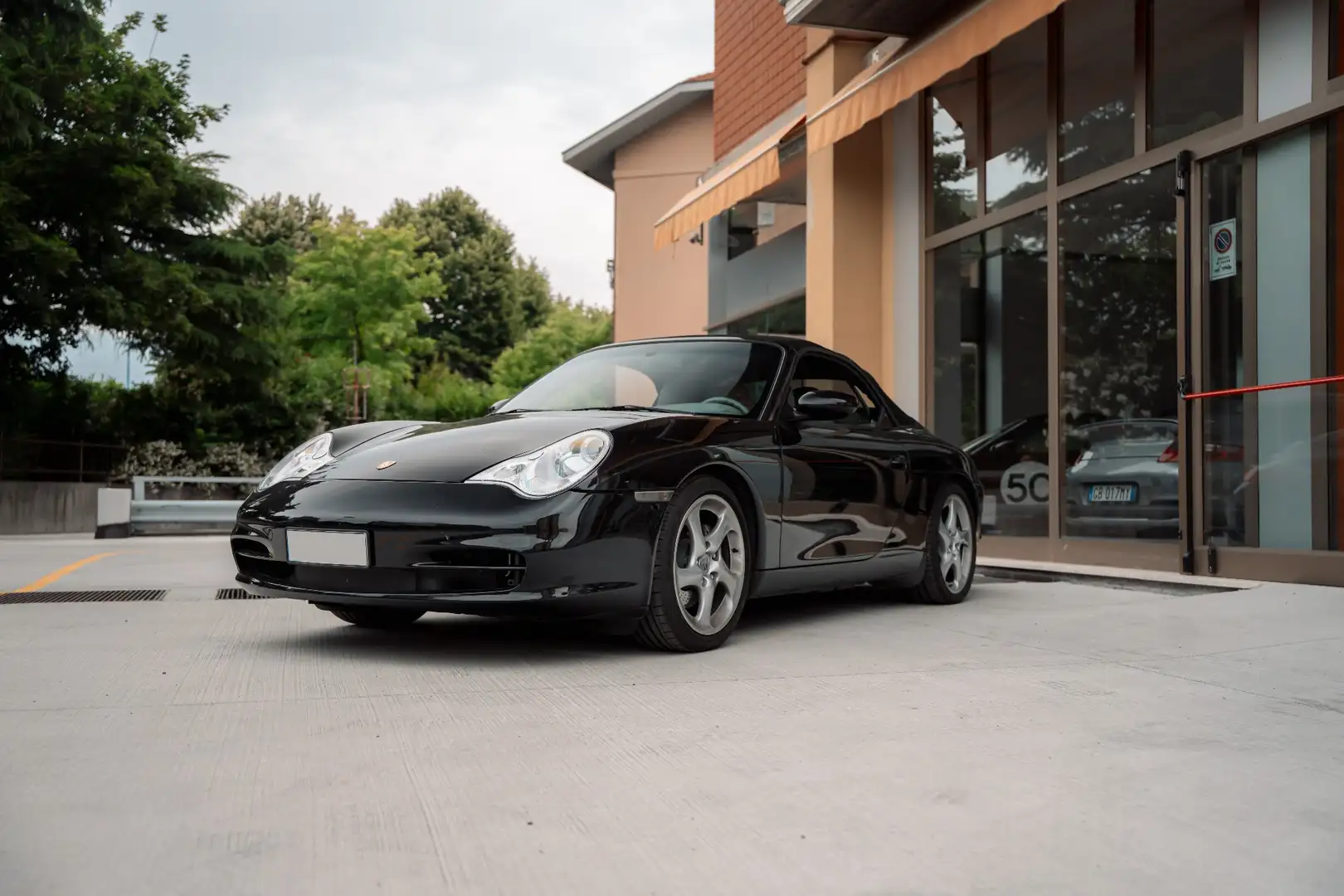 Porsche 911 911 Cabrio 3.6 Carrera 4 320cv Zwart - 1