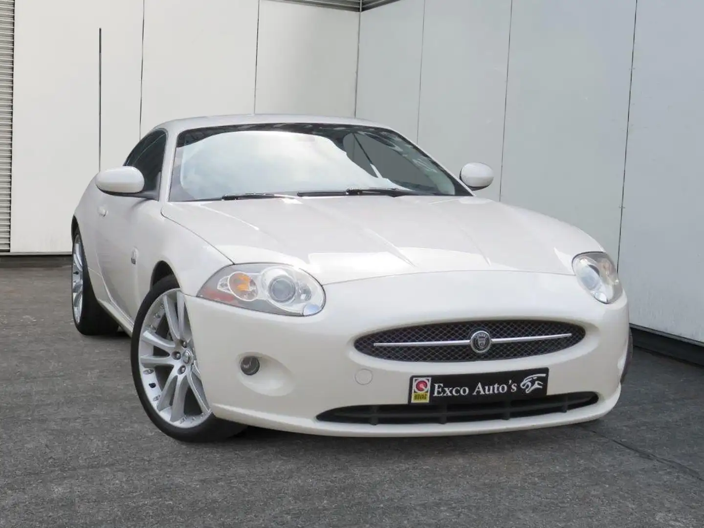 Jaguar XK 4.2 V8 Coupé Weiß - 2