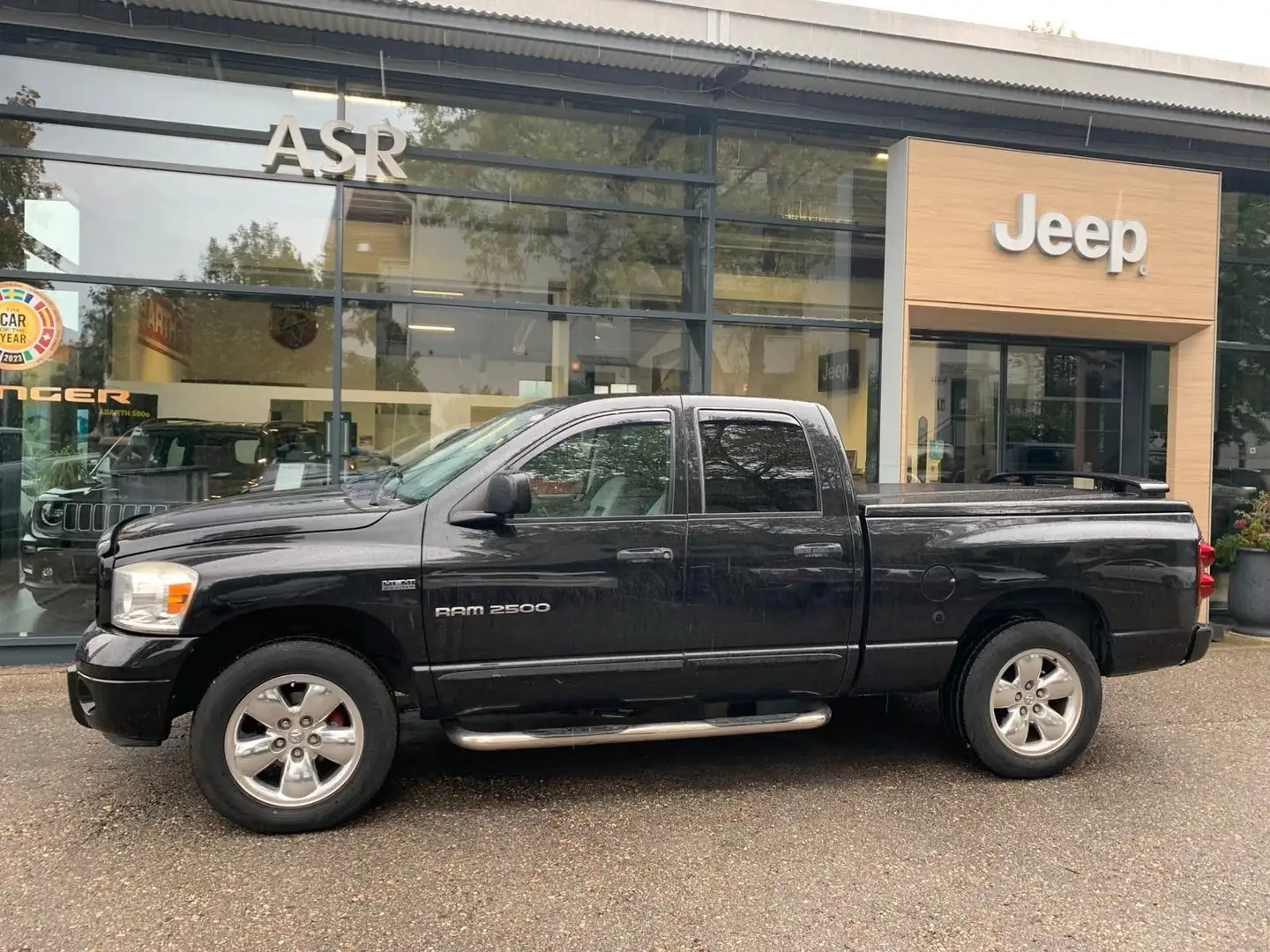 Dodge RAM 1500 Hemi 5,7 Sport mit Gas Top Schwarz - 1