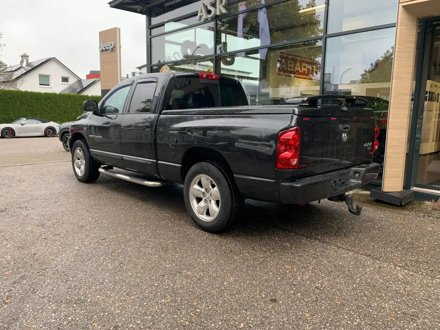 Dodge RAM 1500 Hemi 5,7 Sport mit Gas Top Schwarz - 2