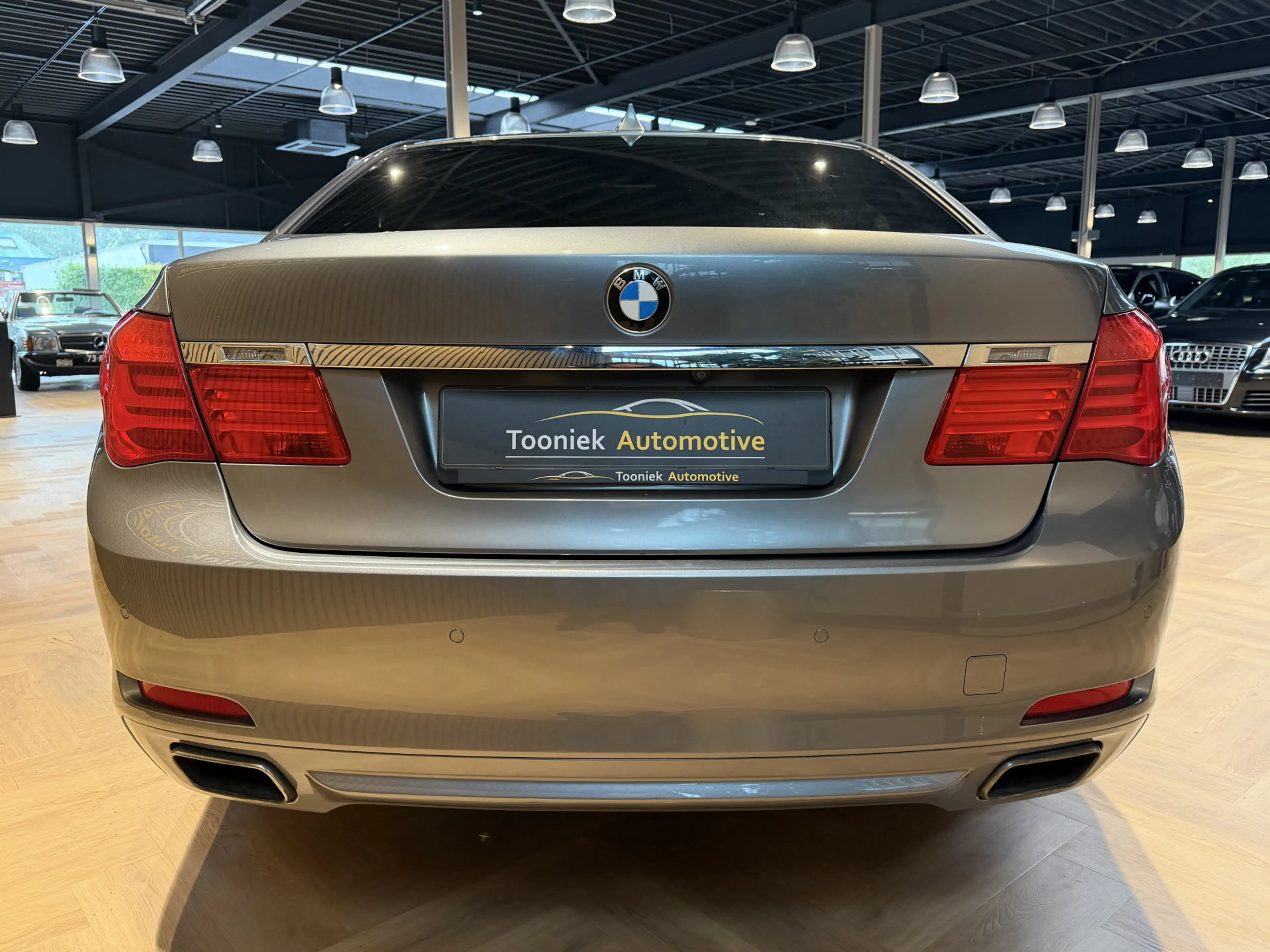 BMW 740 7-serie 740d High Executive — photo 4