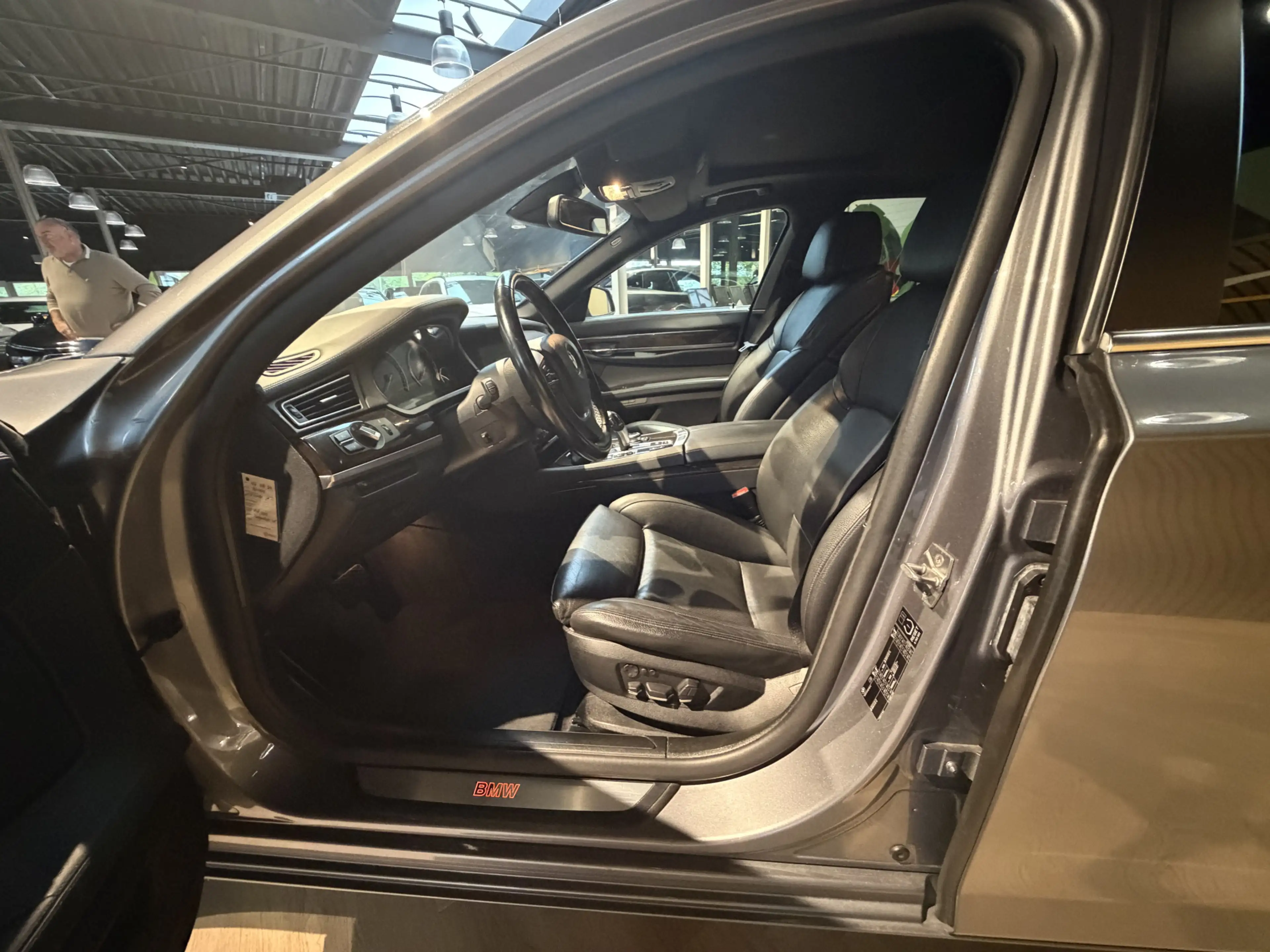 BMW 740 7-serie 740d High Executive — photo 9