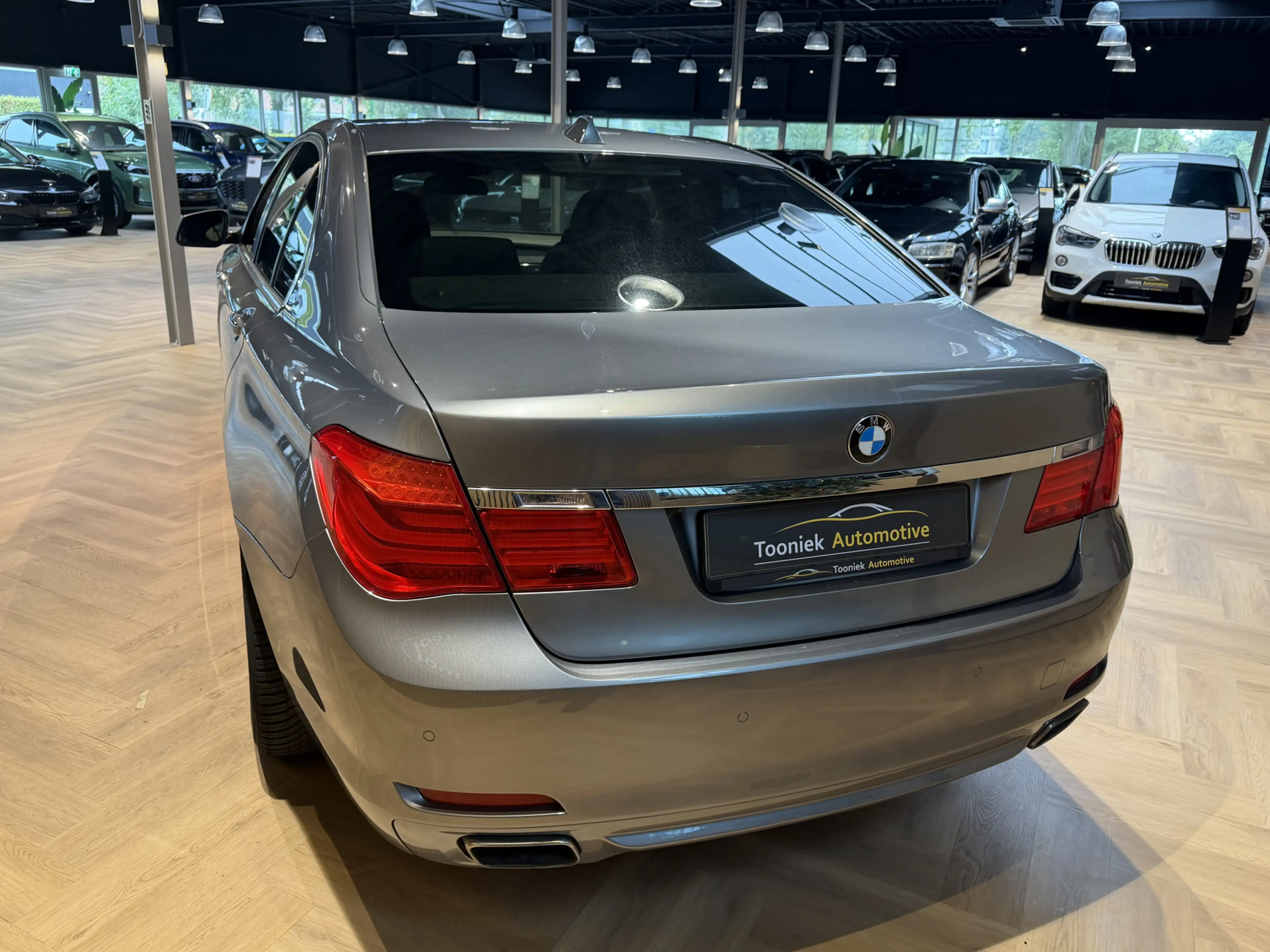 BMW 740 7-serie 740d High Executive — photo 6