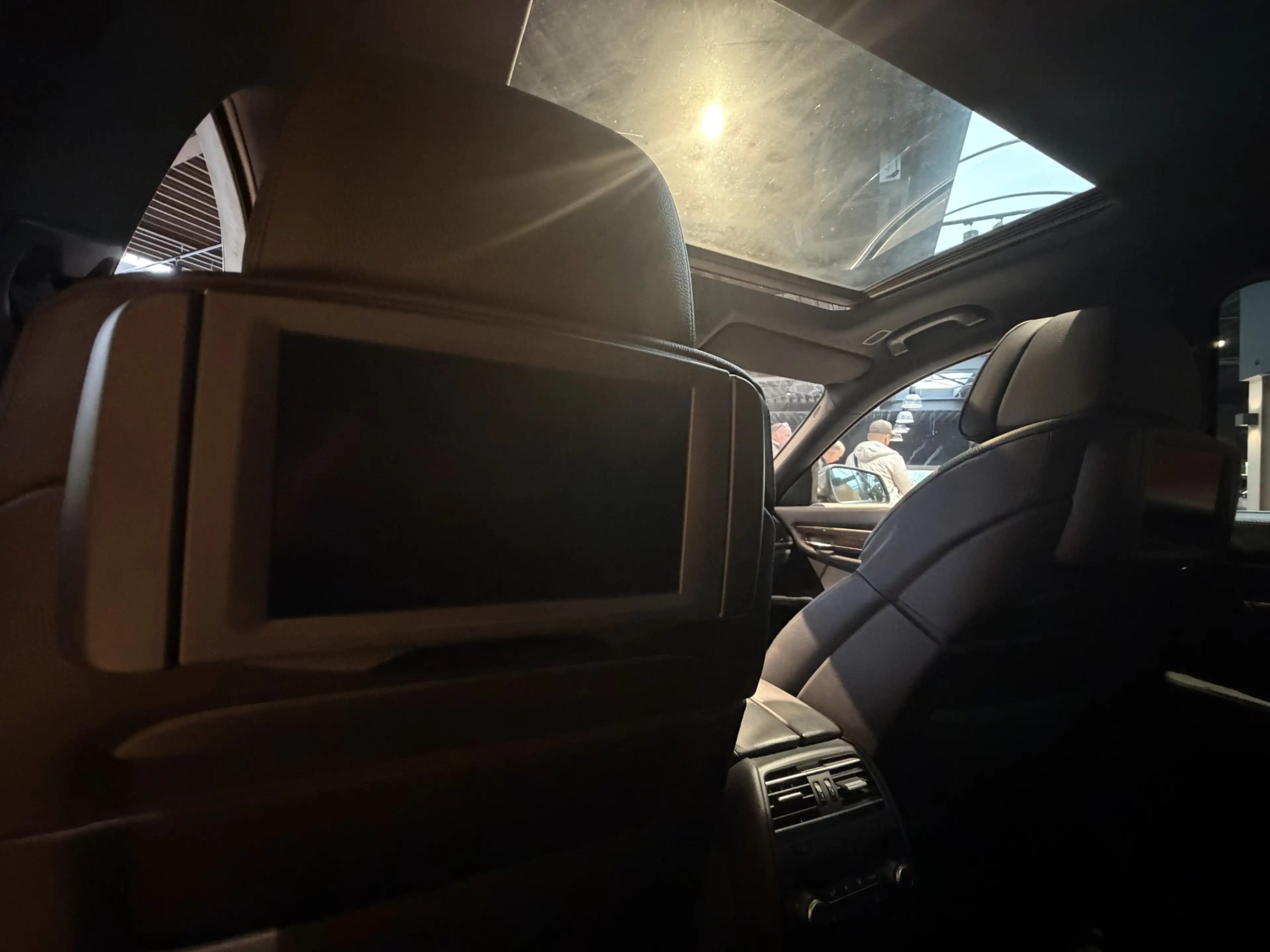 BMW 740 7-serie 740d High Executive — photo 15