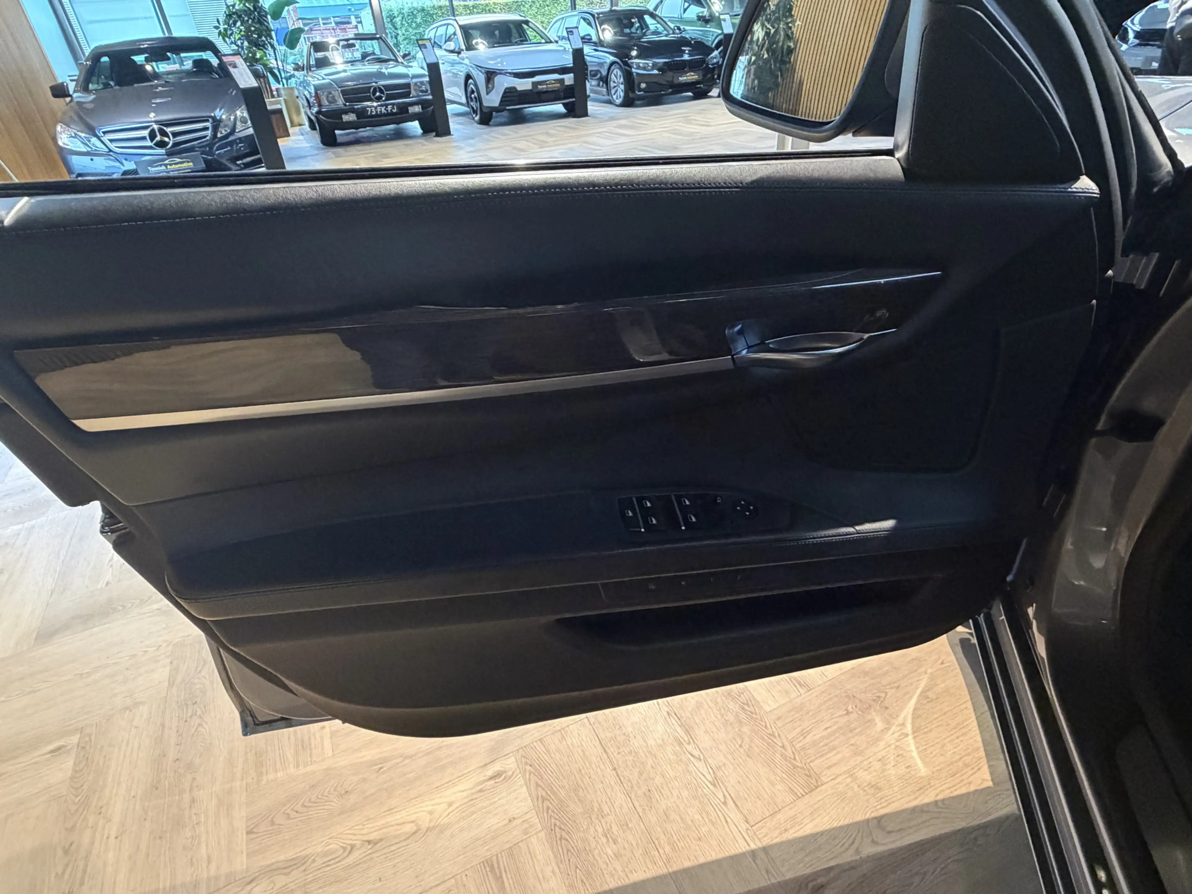 BMW 740 7-serie 740d High Executive — photo 10