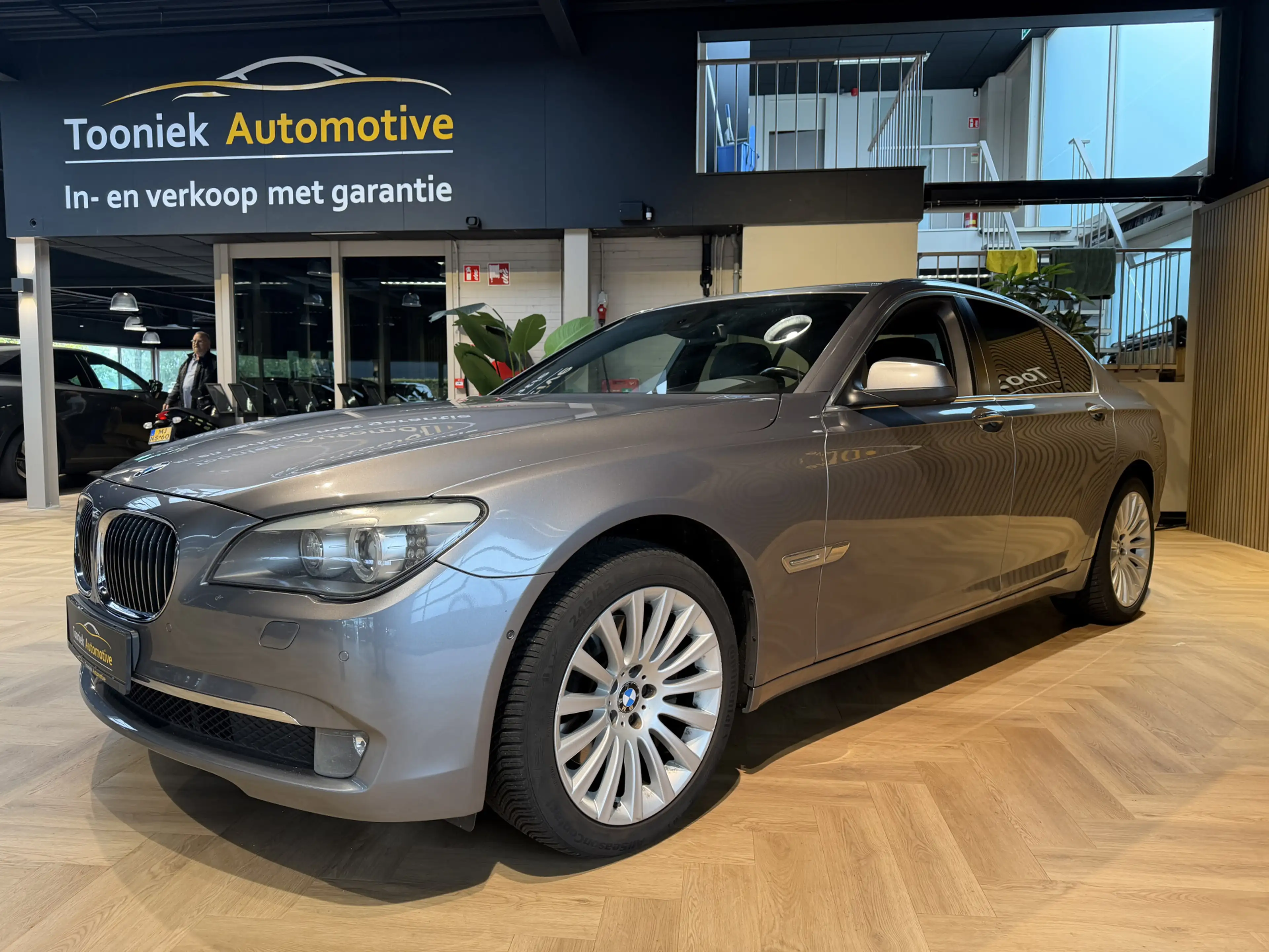 BMW 740 7-serie 740d High Executive — photo 8