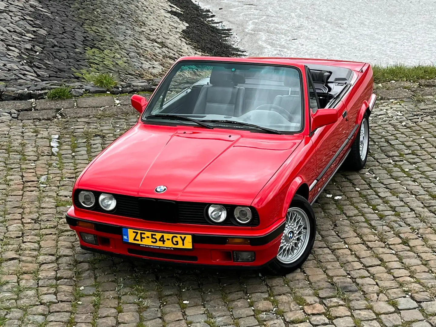 BMW 320 e 30 cabrio Rood - 1