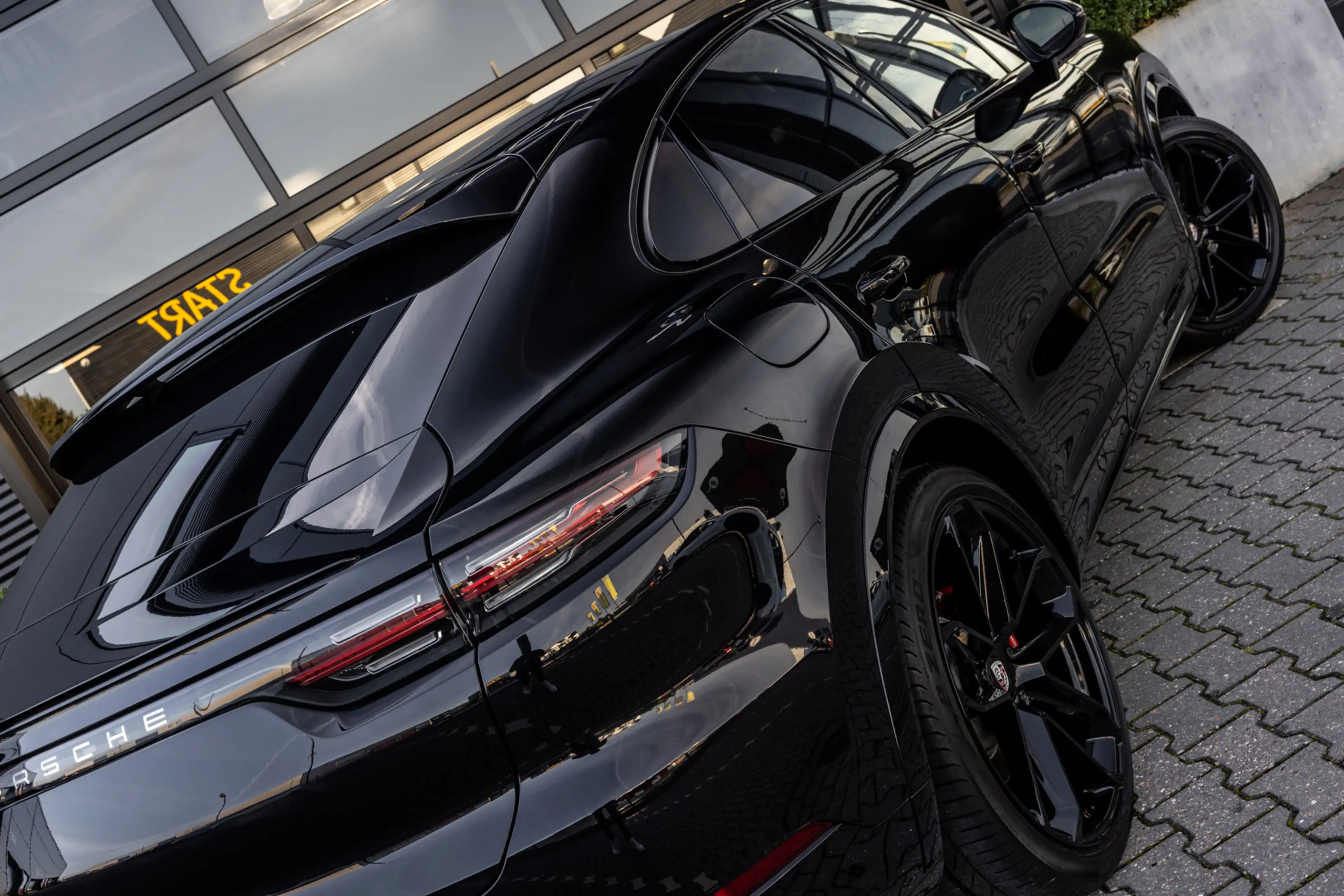 Porsche Cayenne Coupé 3.0 E-Hybrid, Pano, Trekhaak, PASM, Chrono, — photo 8