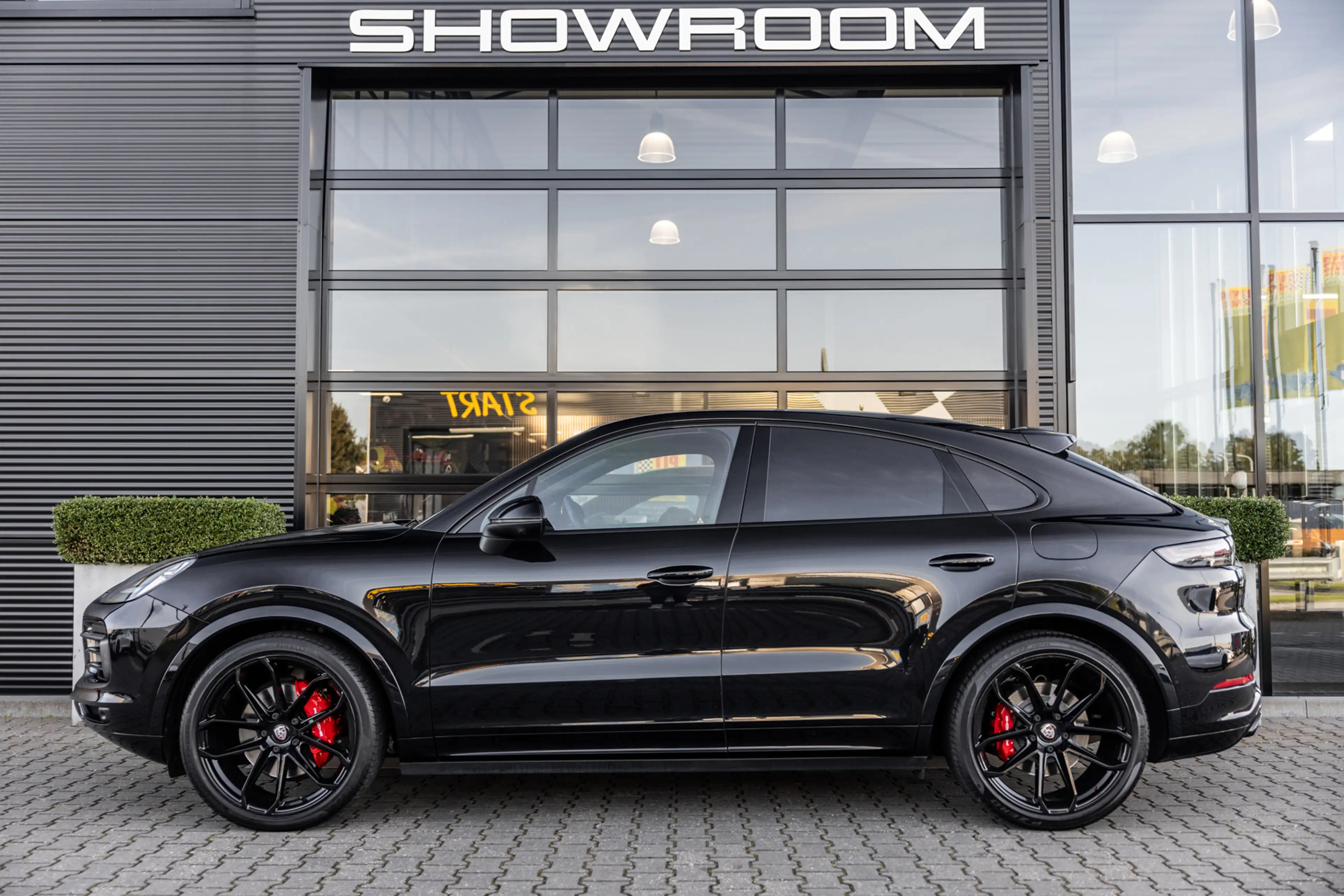 Porsche Cayenne Coupé 3.0 E-Hybrid, Pano, Trekhaak, PASM, Chrono, — photo 3