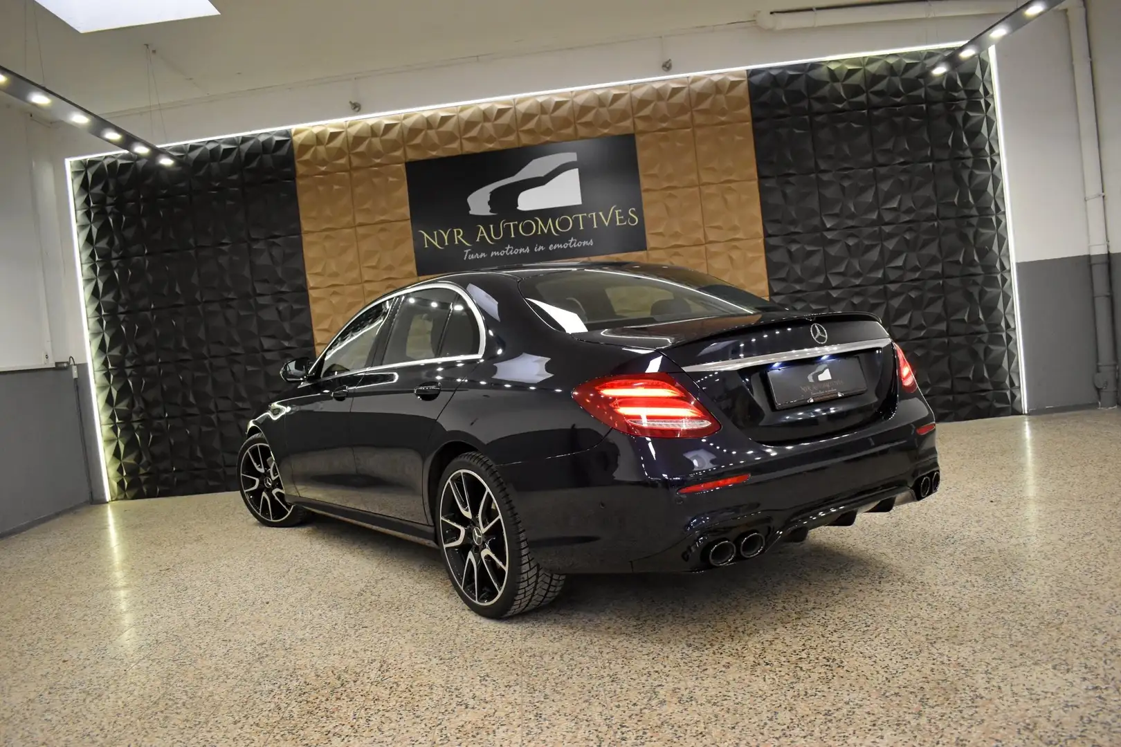 Mercedes-Benz E 220 d E53 AMG LOOK, WIDESCREEN, DISTRONIC, MULTIBEAM Blau - 2