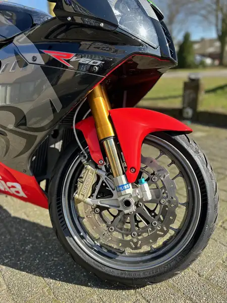 Aprilia RSV Mille - foto 8