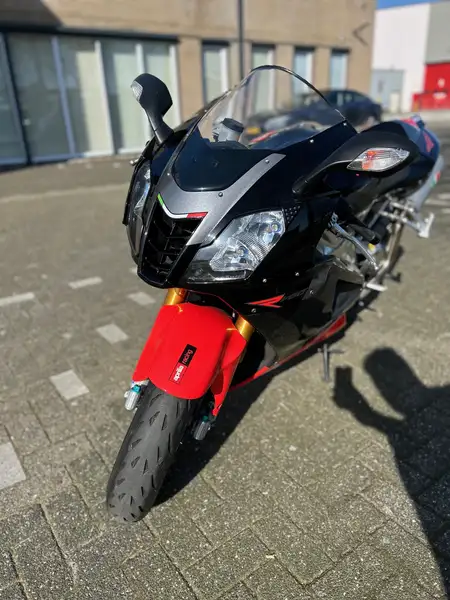 Aprilia RSV Mille - foto 2