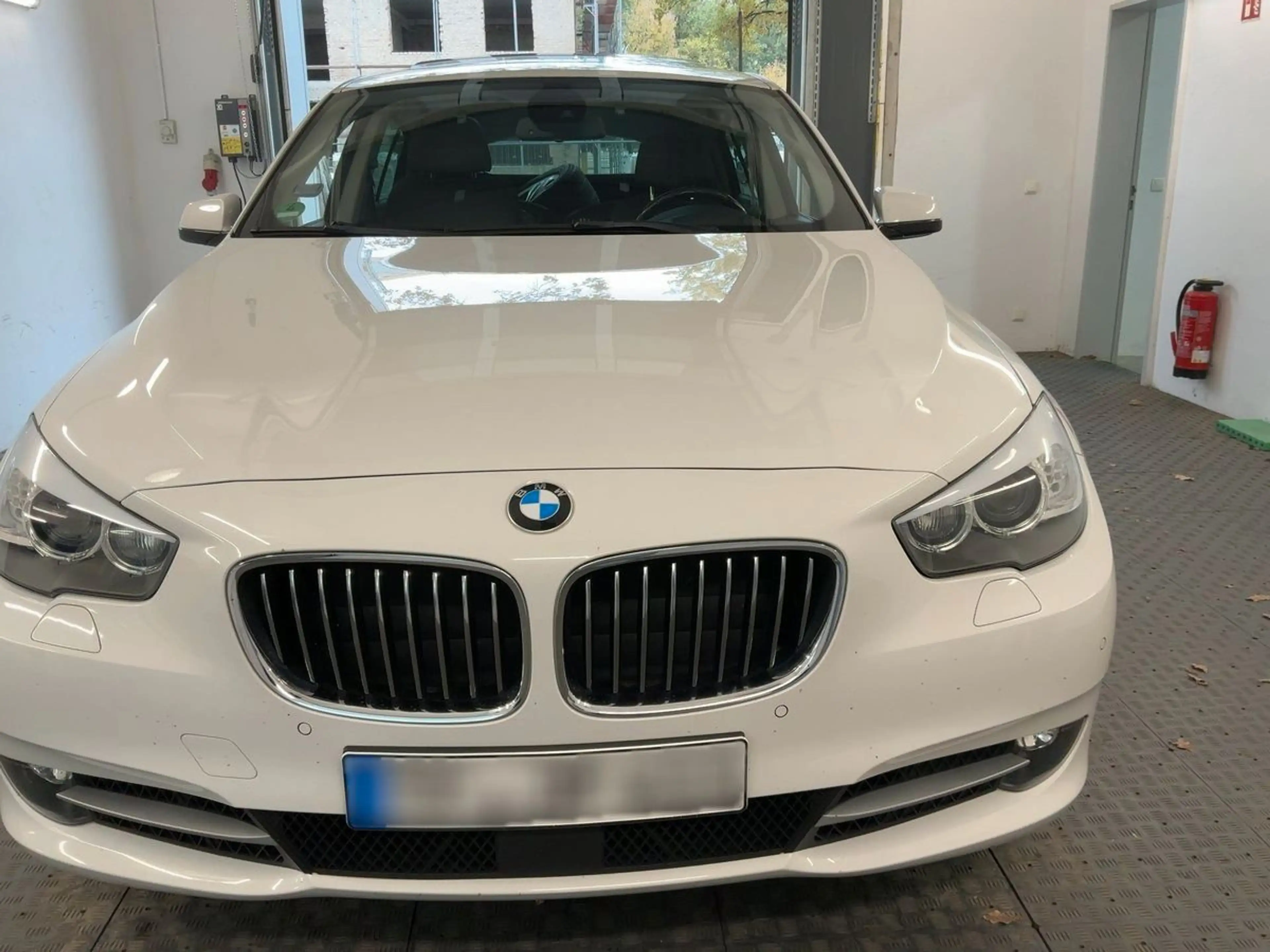 BMW 535 d GT xDrive /1.Hand/Scheckheft/PANO/FOND — photo 2