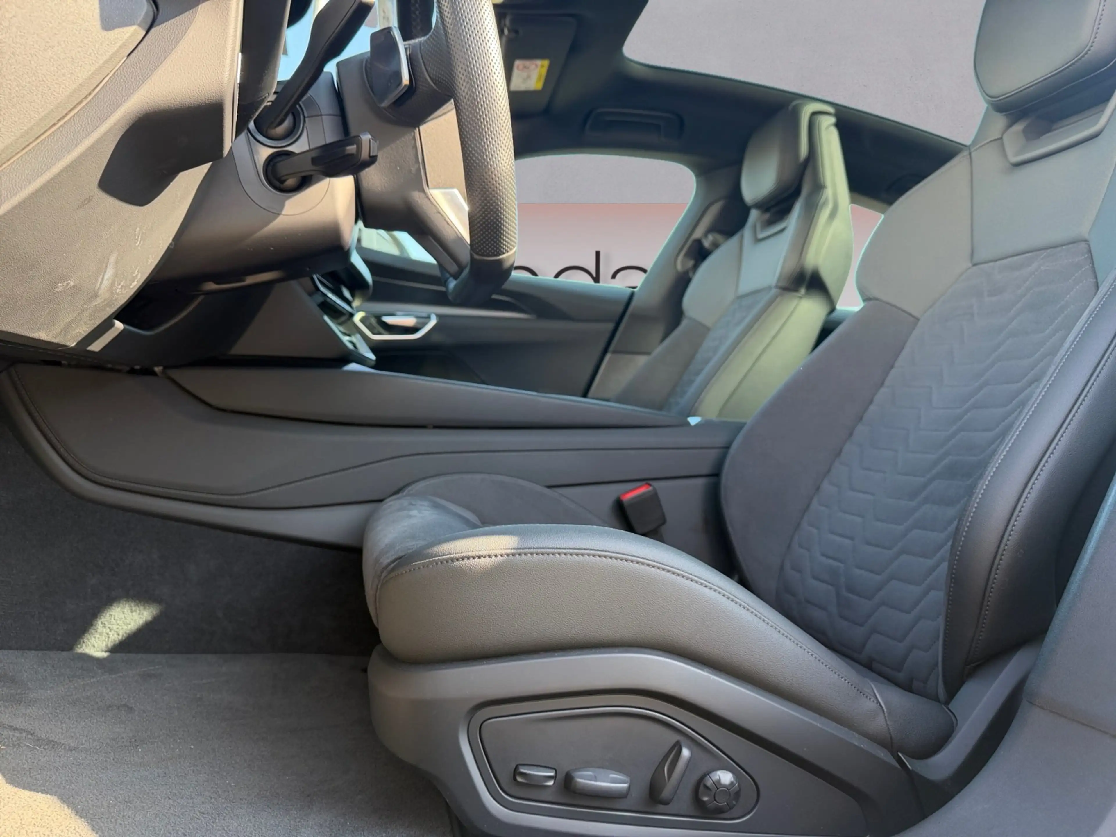 Audi e-tron GT quattro MATRIX/ 360°/ GLASDACH/ SHZ/ NAV — photo 9