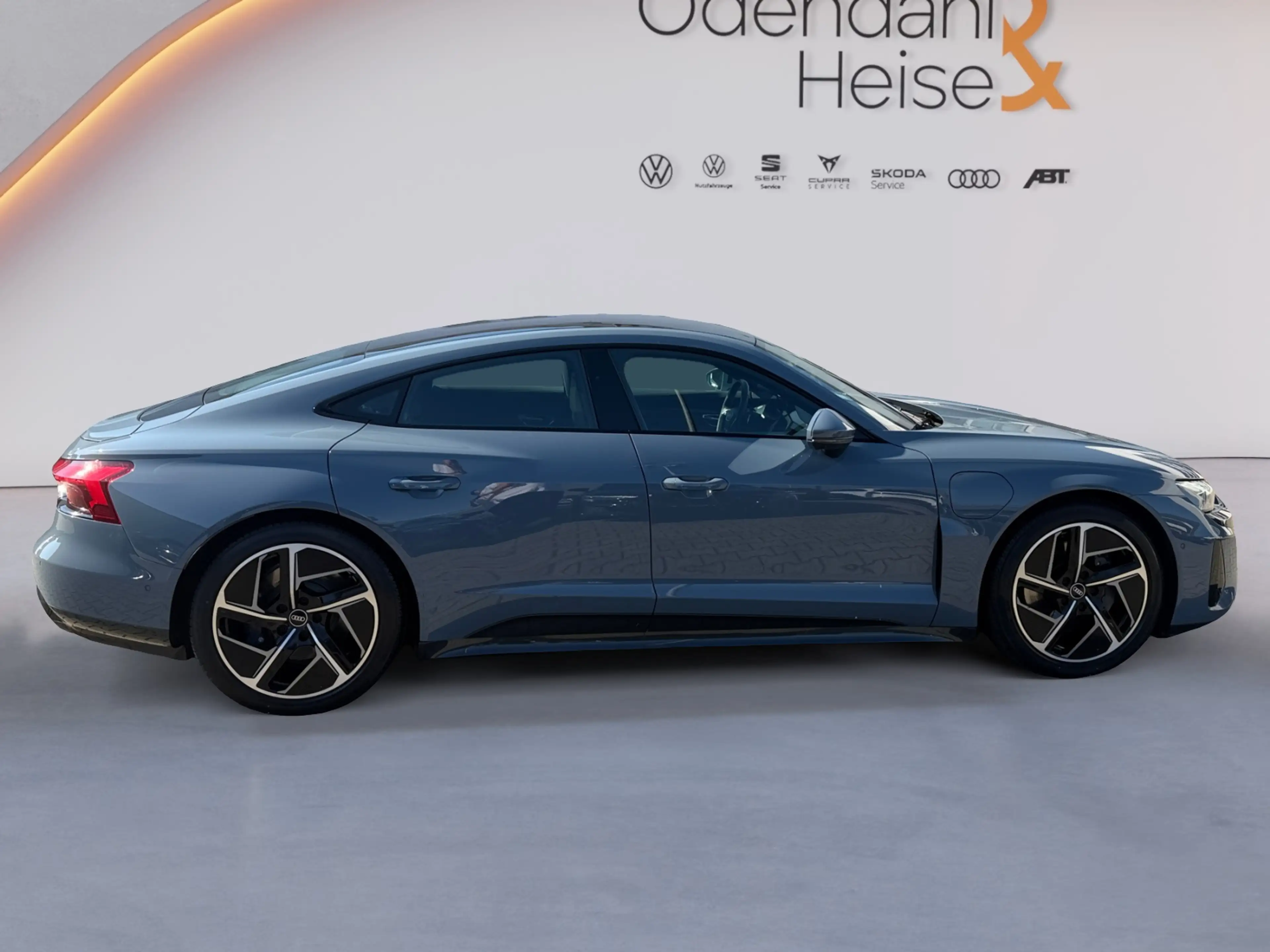 Audi e-tron GT quattro MATRIX/ 360°/ GLASDACH/ SHZ/ NAV — photo 6