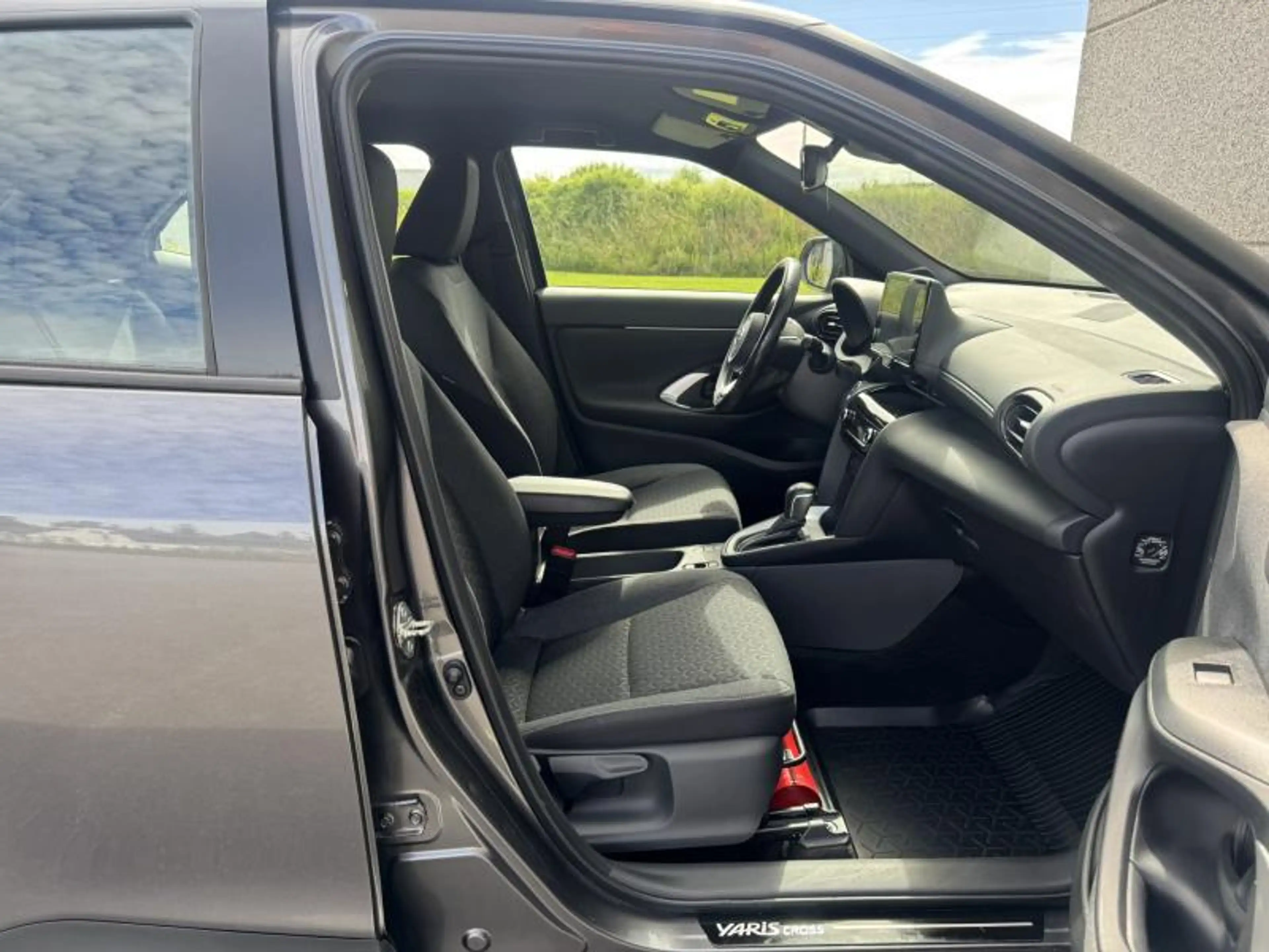 Toyota Yaris Cross 1.5 HEV 2WD CVT Dynamic Plus + Confort Pack — photo 8